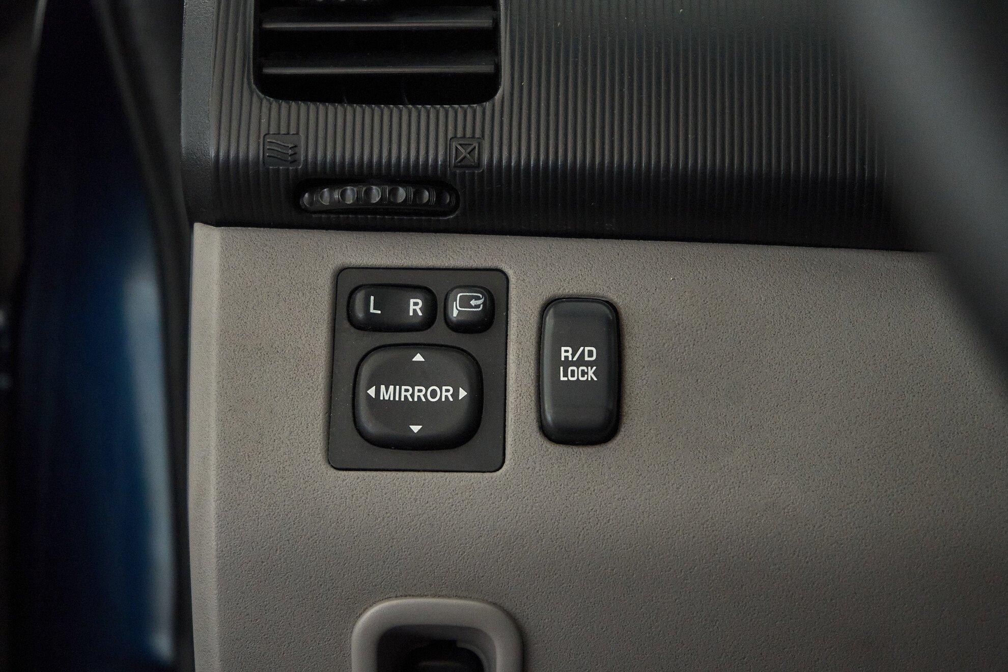 Mitsubishi Pajero Sport 2012, синий