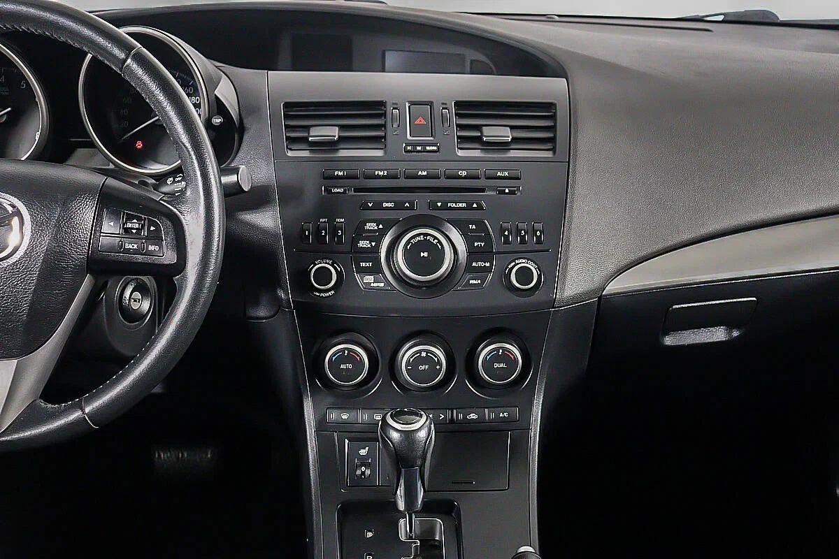 Mazda 3 2011, серый