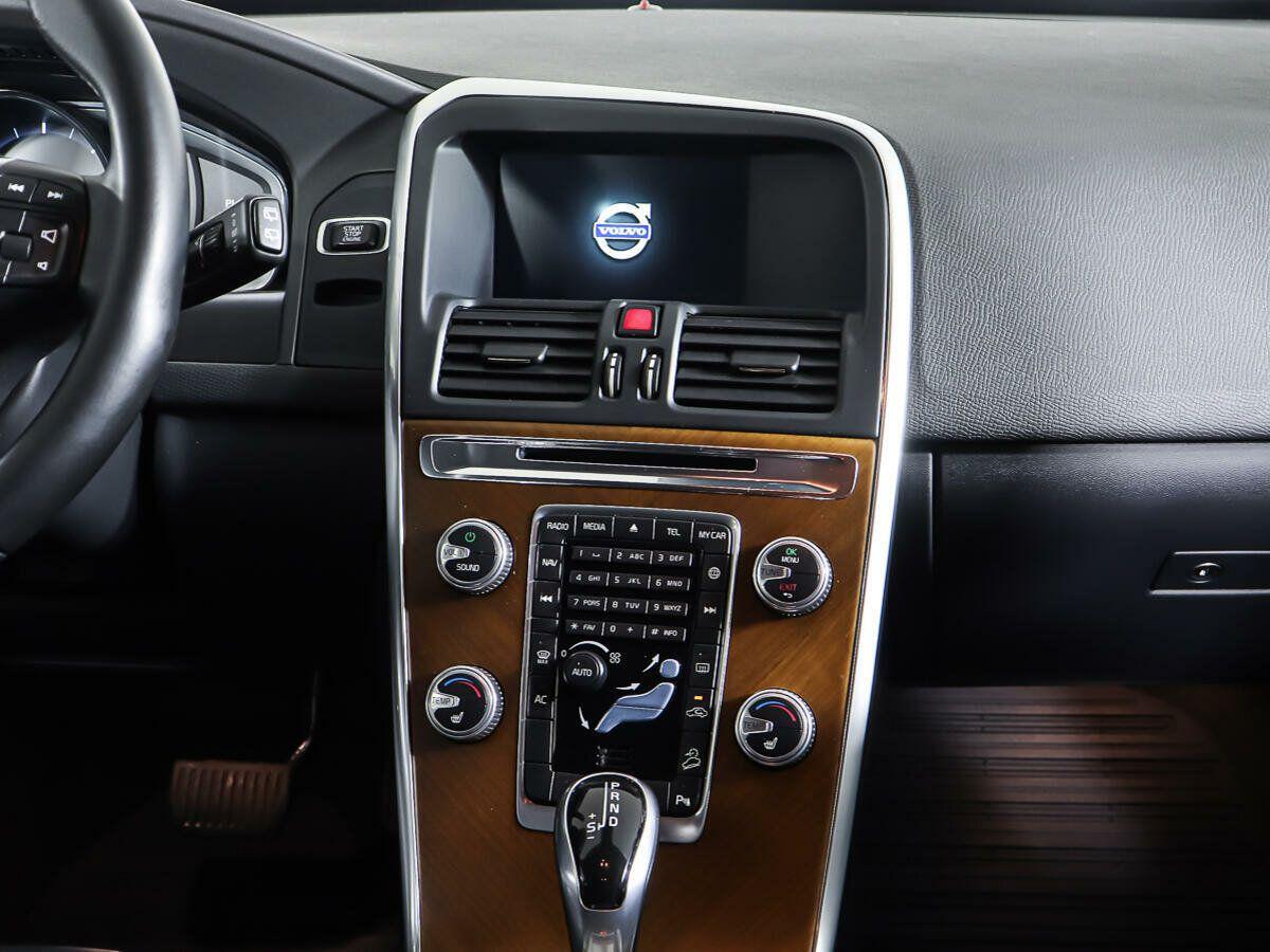 Volvo XC60 2015, серебряный