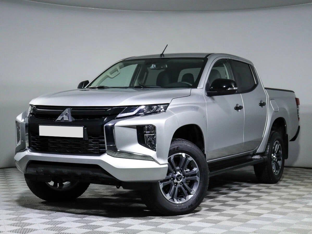 Mitsubishi L200 2023, серебряный