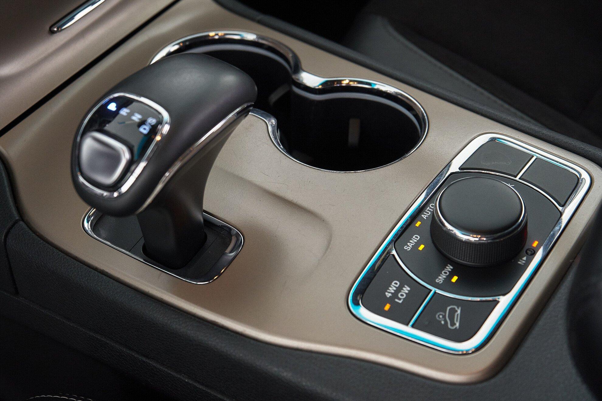Jeep Grand Cherokee 2014, черный