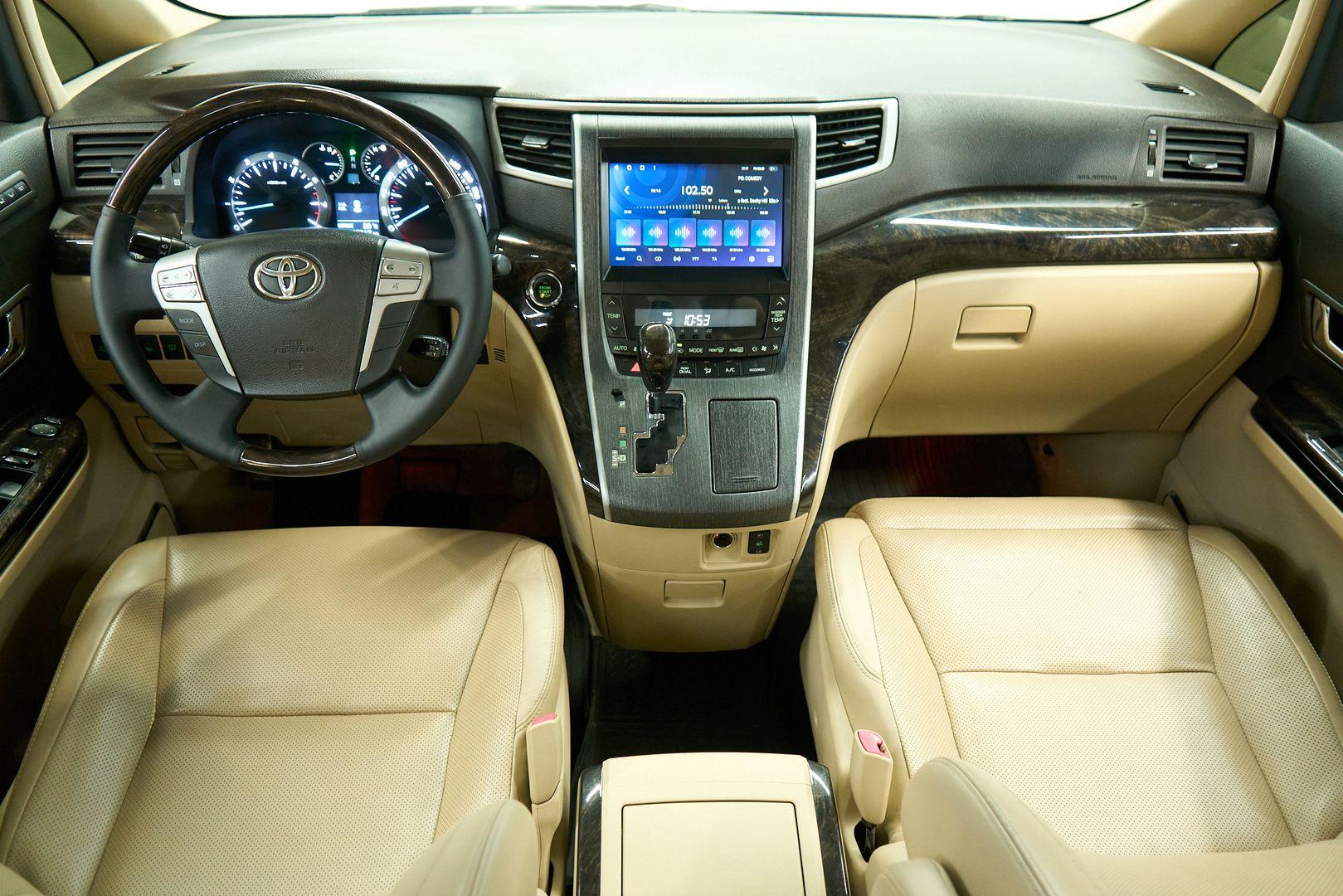 Toyota Alphard 2012, черный