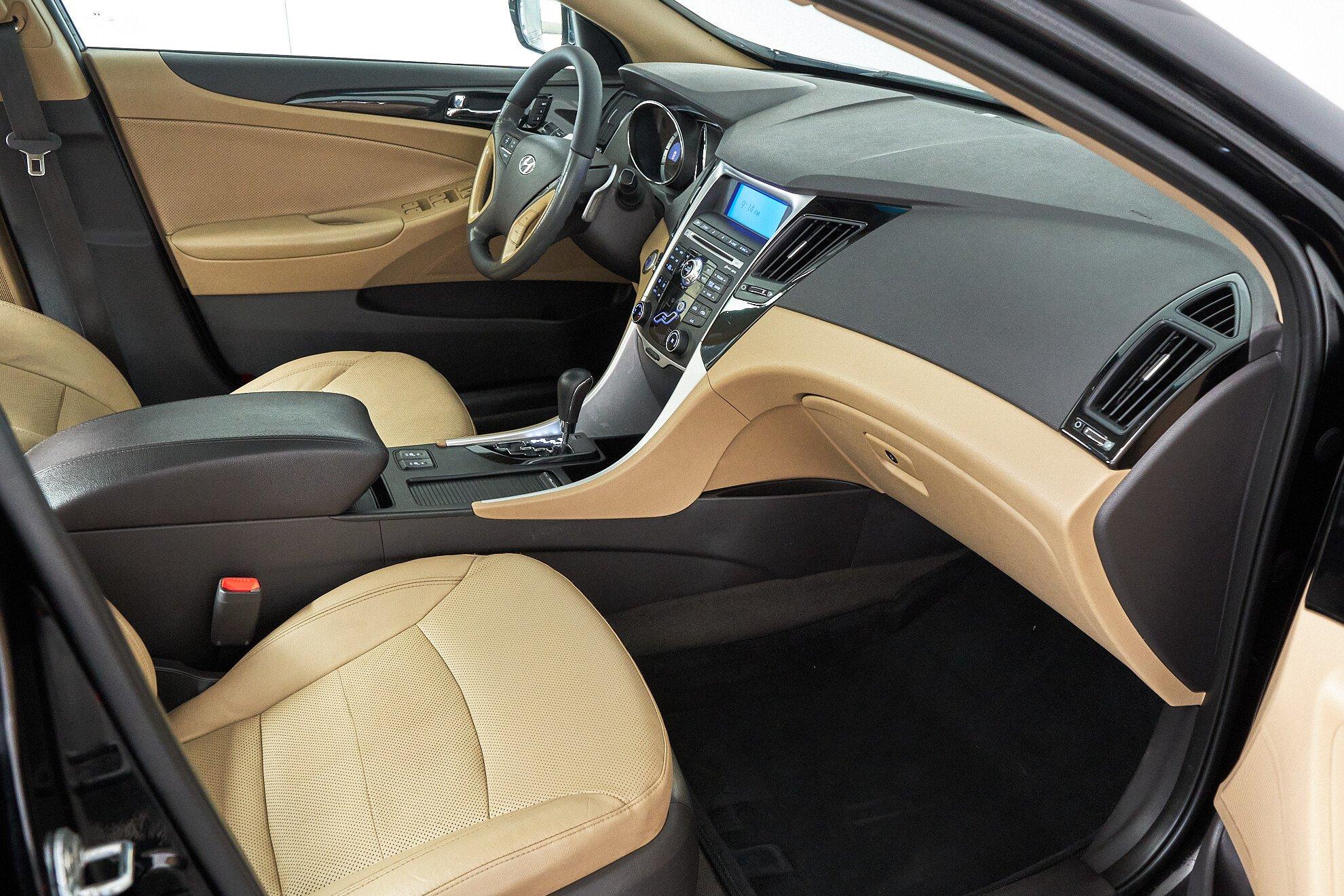 Hyundai Sonata 2012, черный