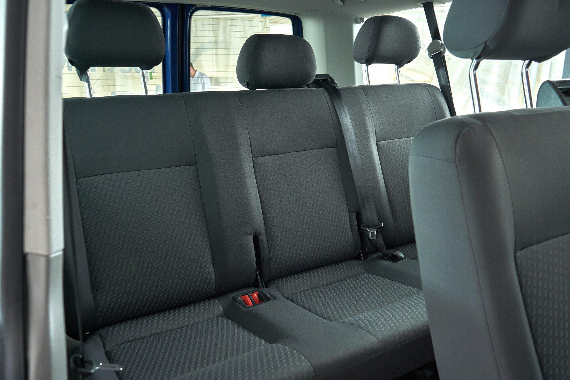 Volkswagen Caravelle 2012, синий