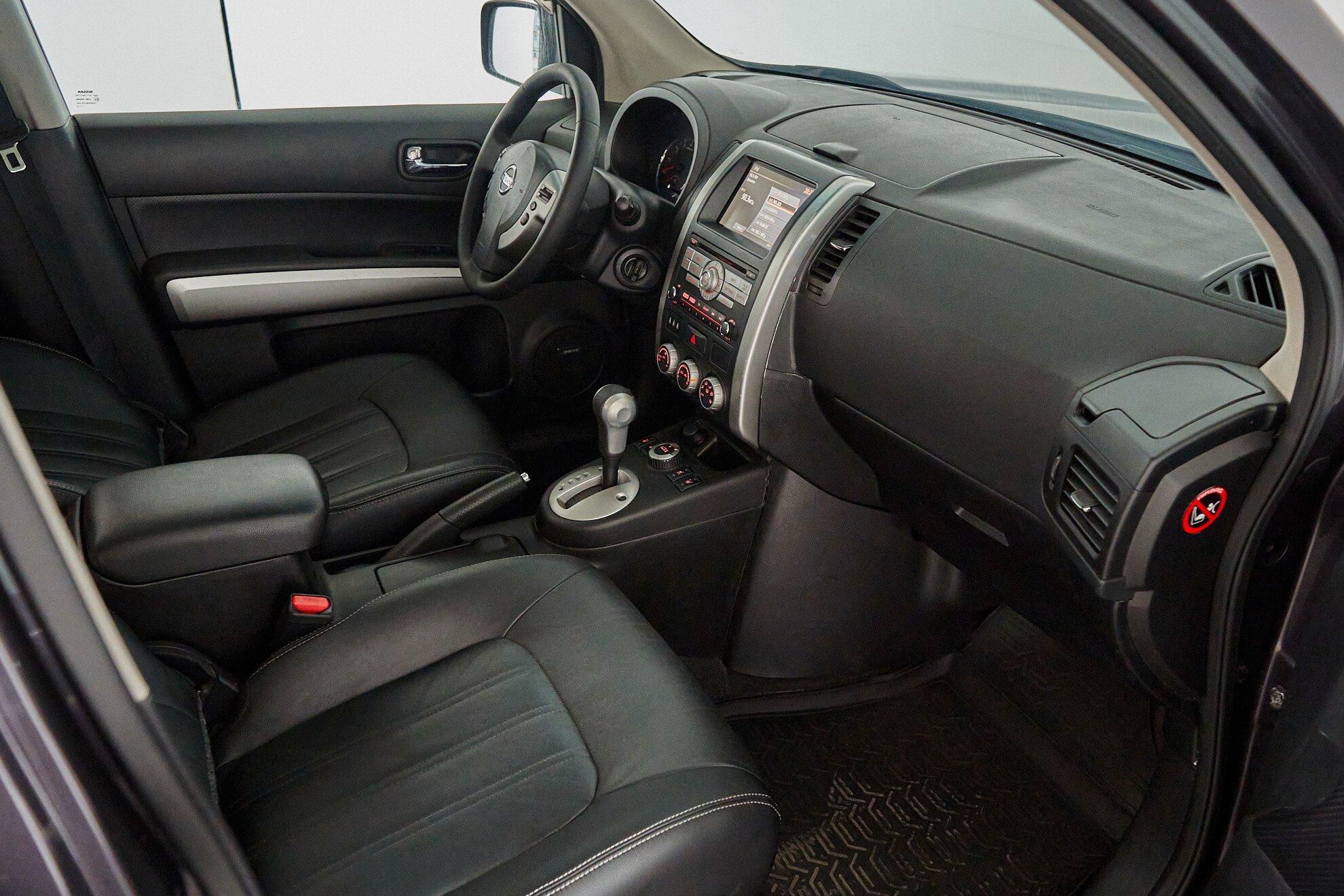 Nissan X-Trail 2012, серый