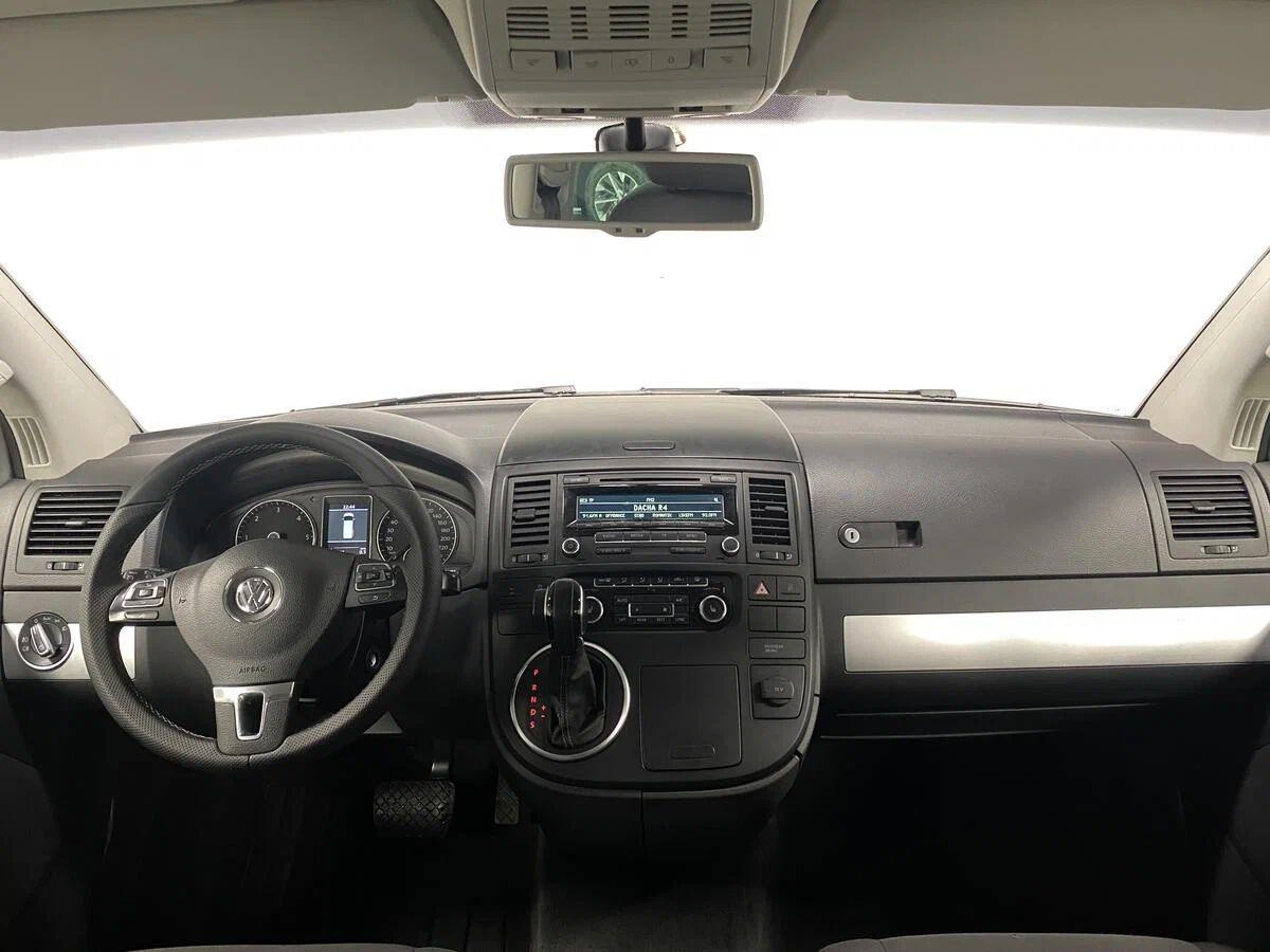 Volkswagen Multivan 2013, серый