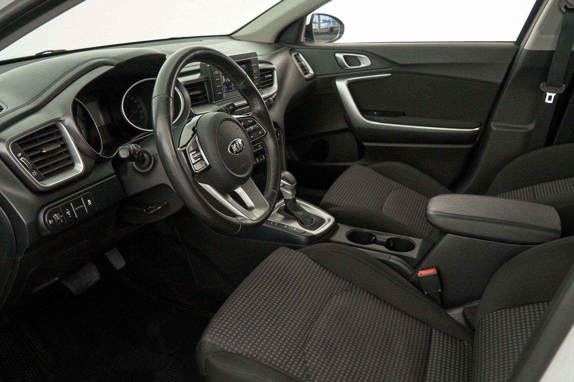 Kia Ceed 2018, белый