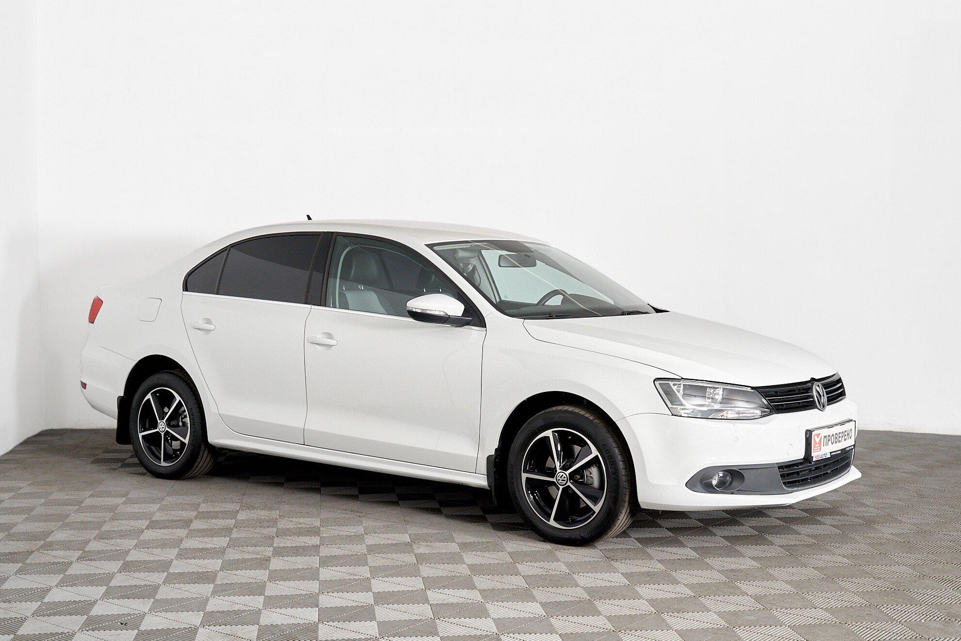 Volkswagen Jetta 2014, белый