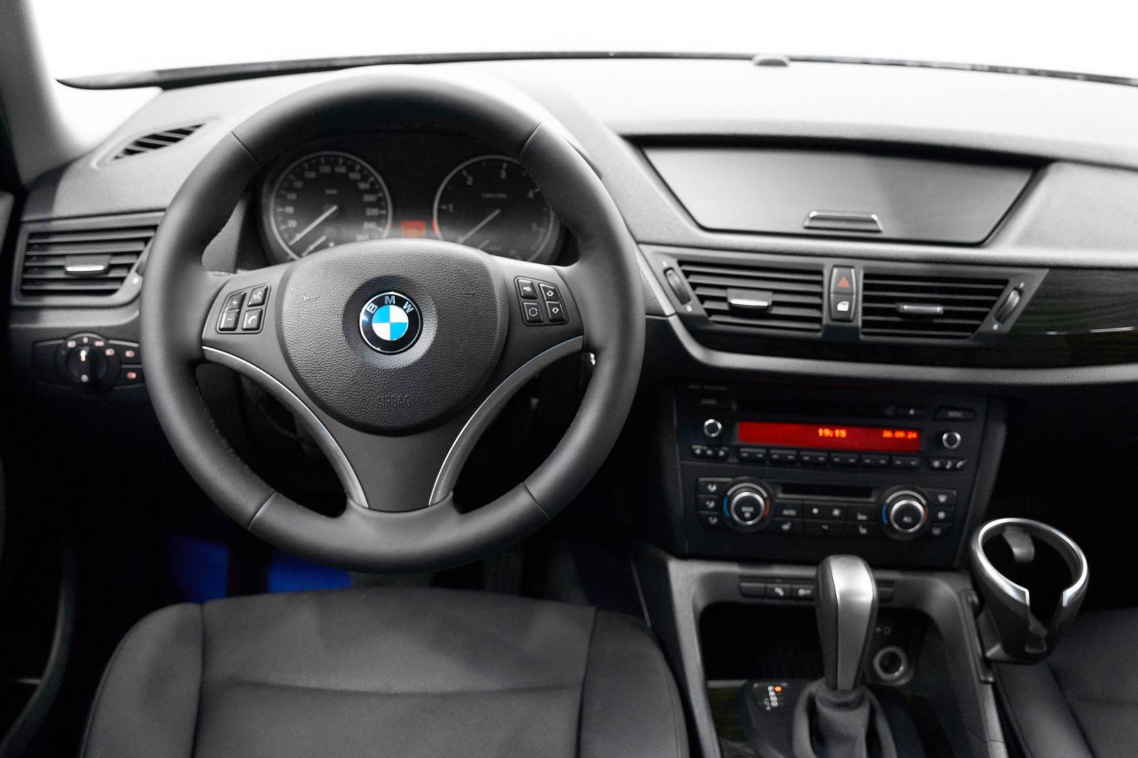 BMW X1 2010, серый