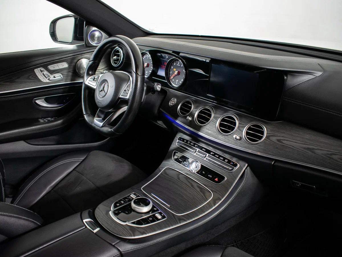 Mercedes-Benz E-Класс 2016, белый