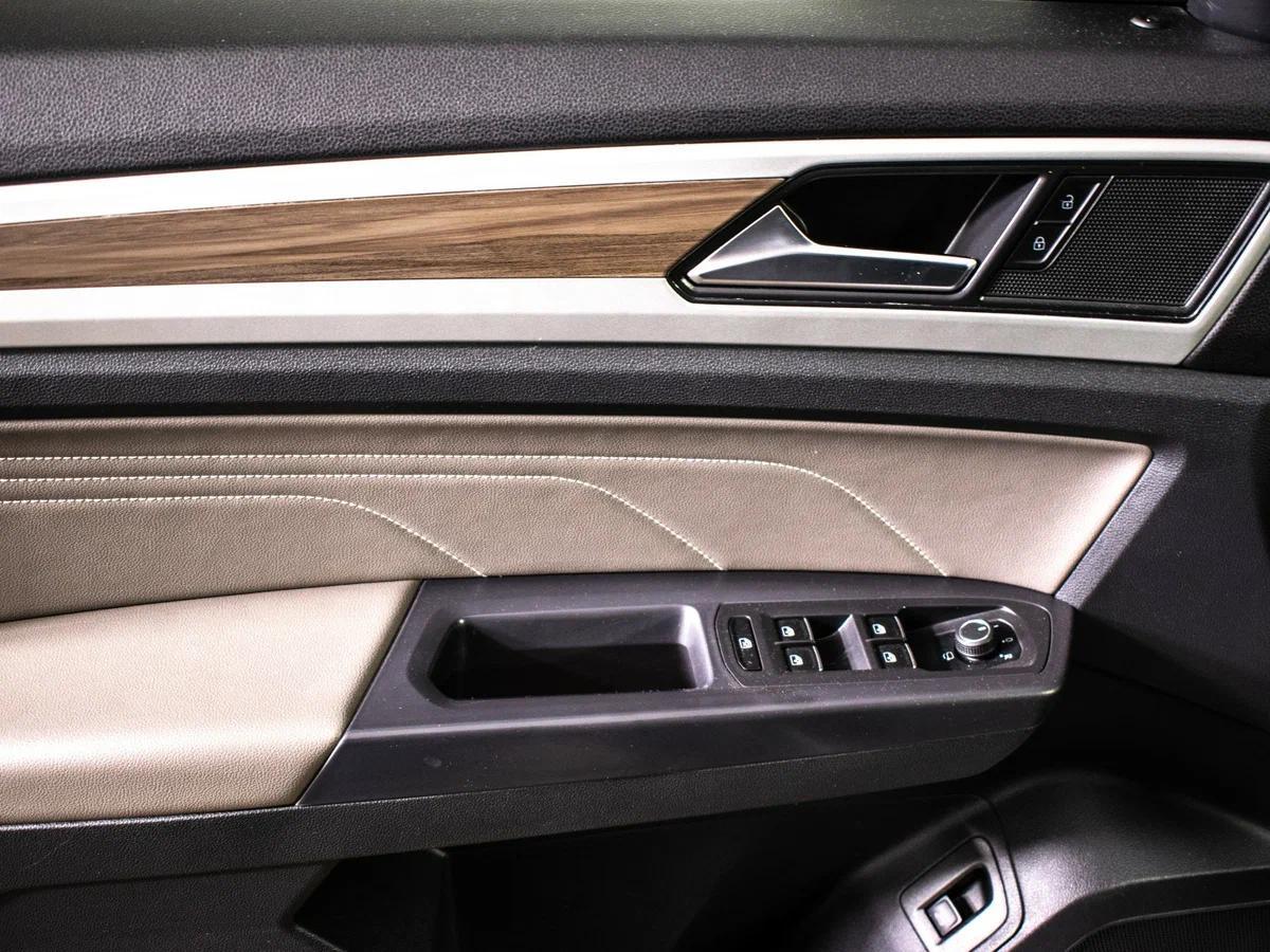 Volkswagen Teramont 2021, серый