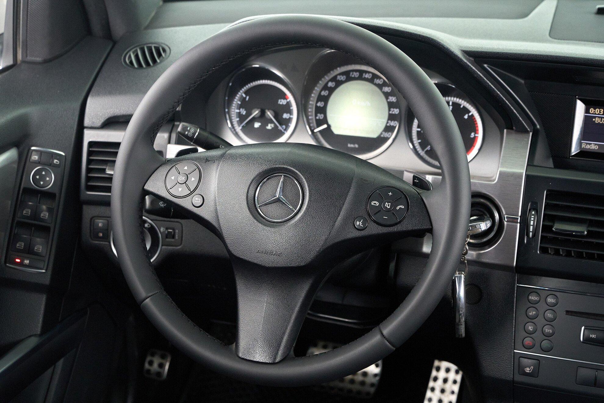 Mercedes-Benz GLK-Класс 2012, белый