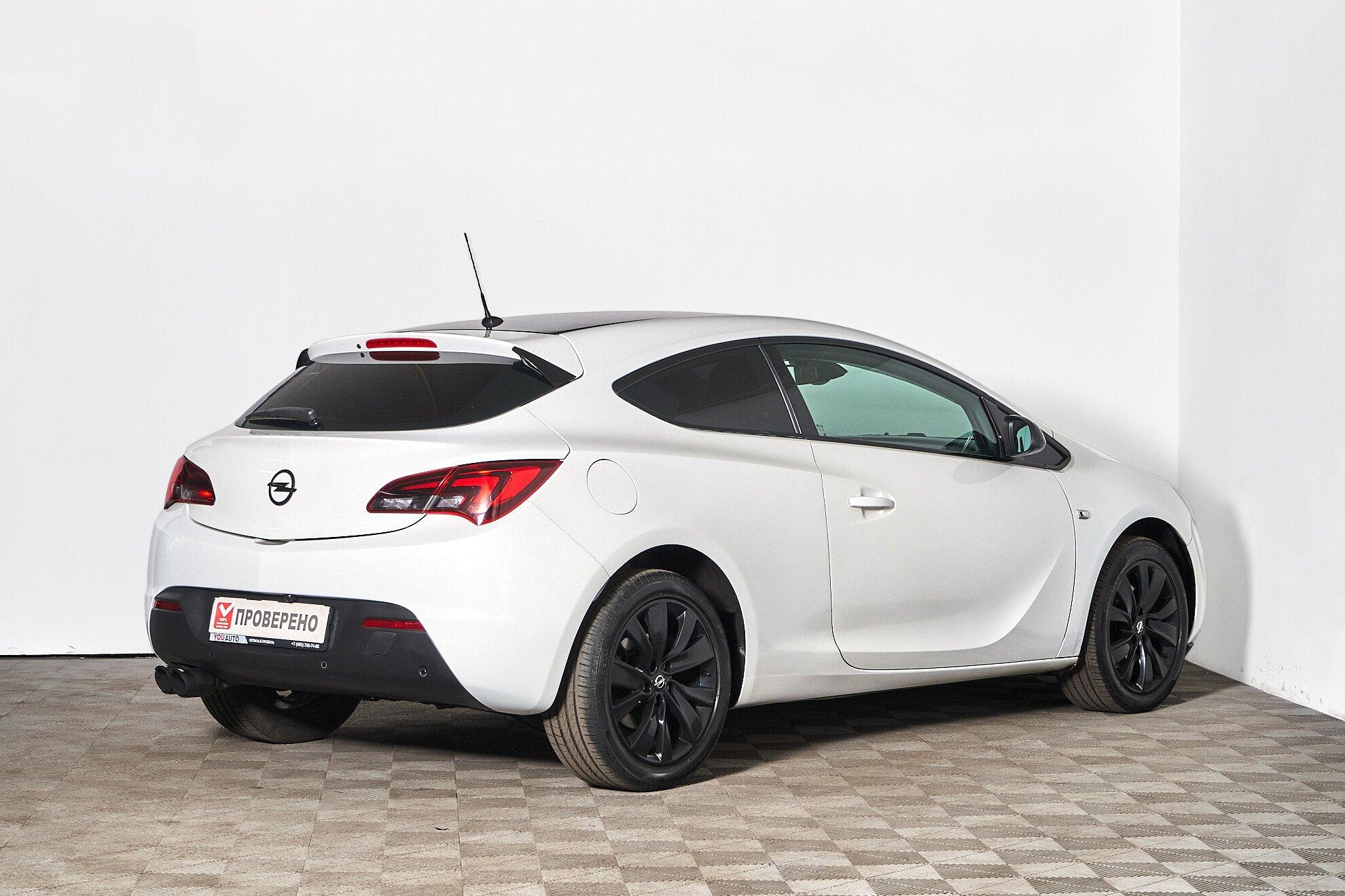 Opel Astra 2013, белый