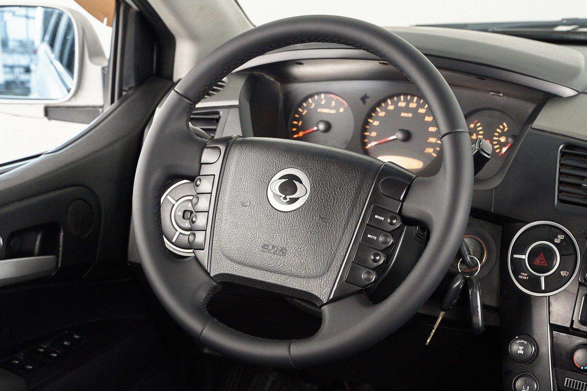 SsangYong Kyron 2013, серебряный
