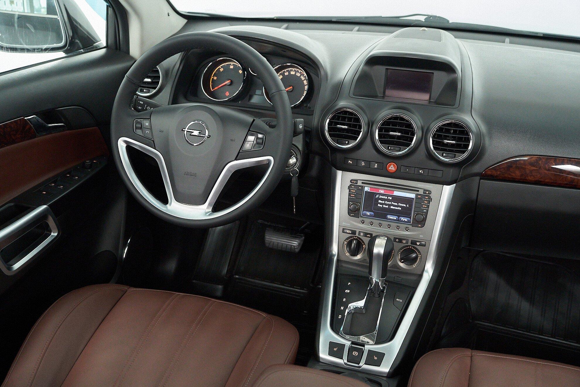 Opel Antara 2013, черный