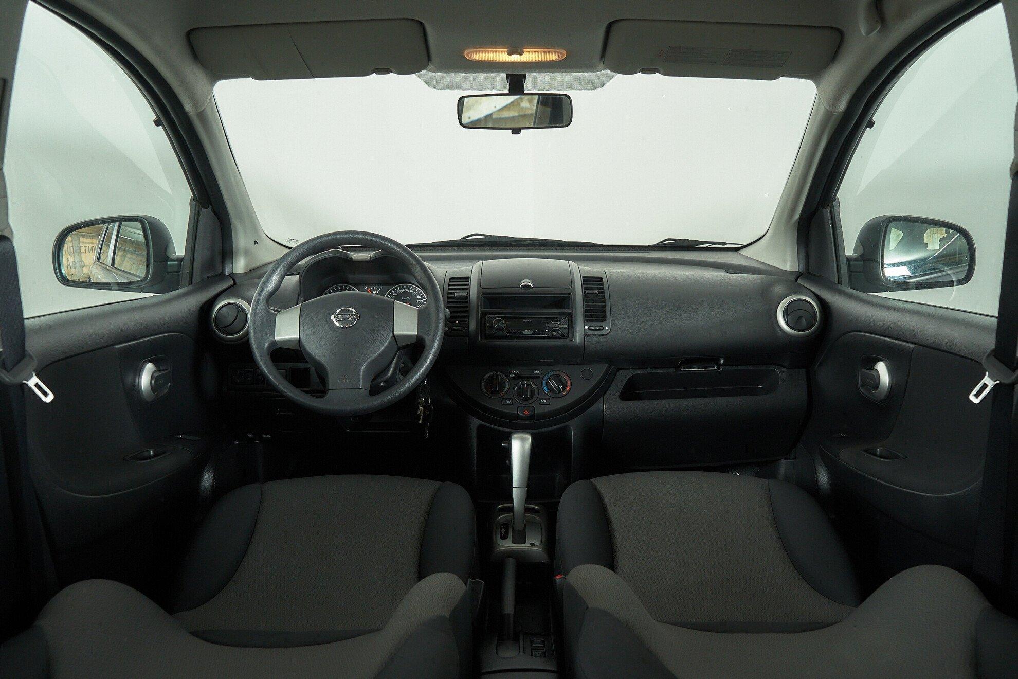Nissan Note 2013, серый