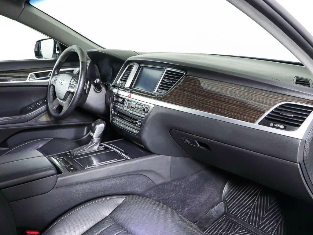 Hyundai Genesis 2015, белый