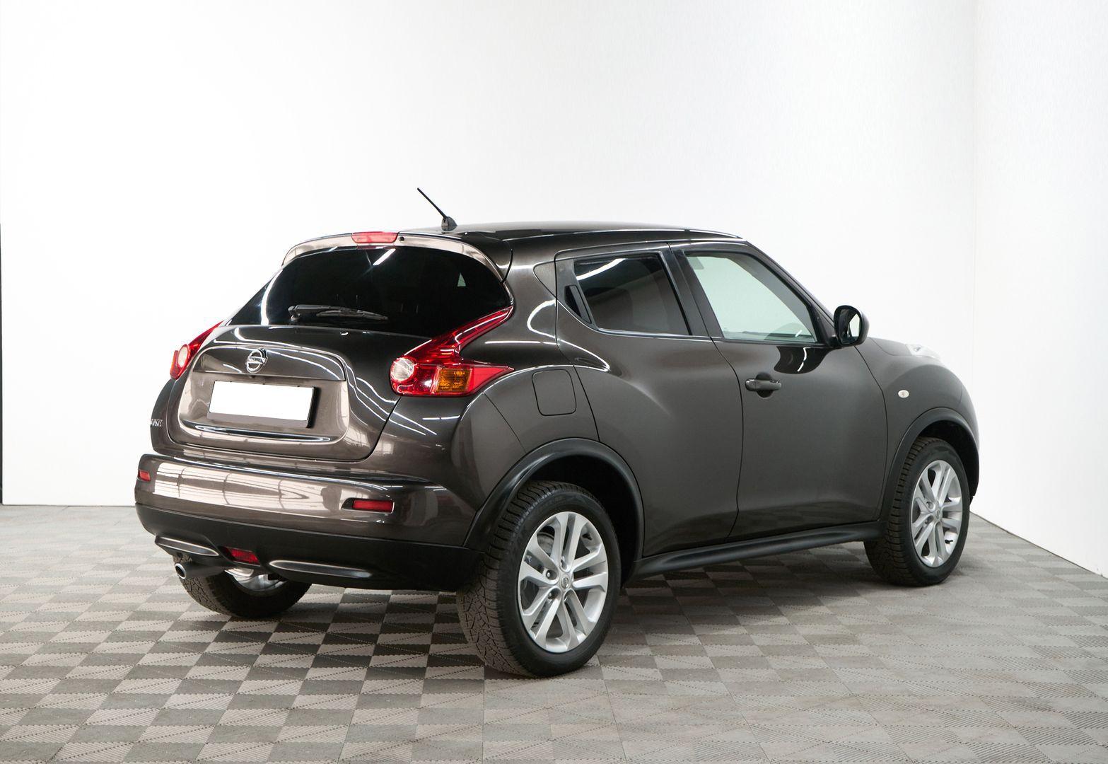 Nissan Juke 2012, коричневый