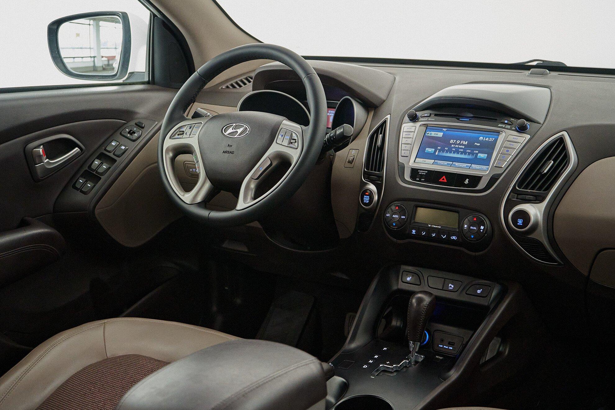 Hyundai ix35 2012, белый