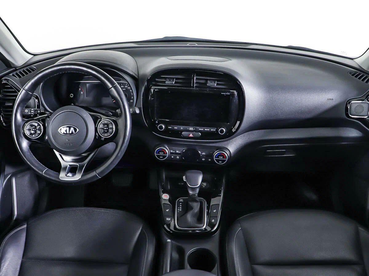 Kia Soul 2021, белый
