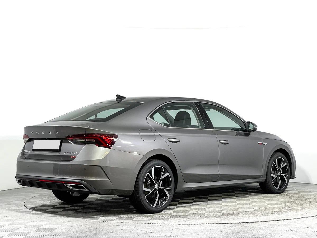 Skoda Octavia 2024, серый