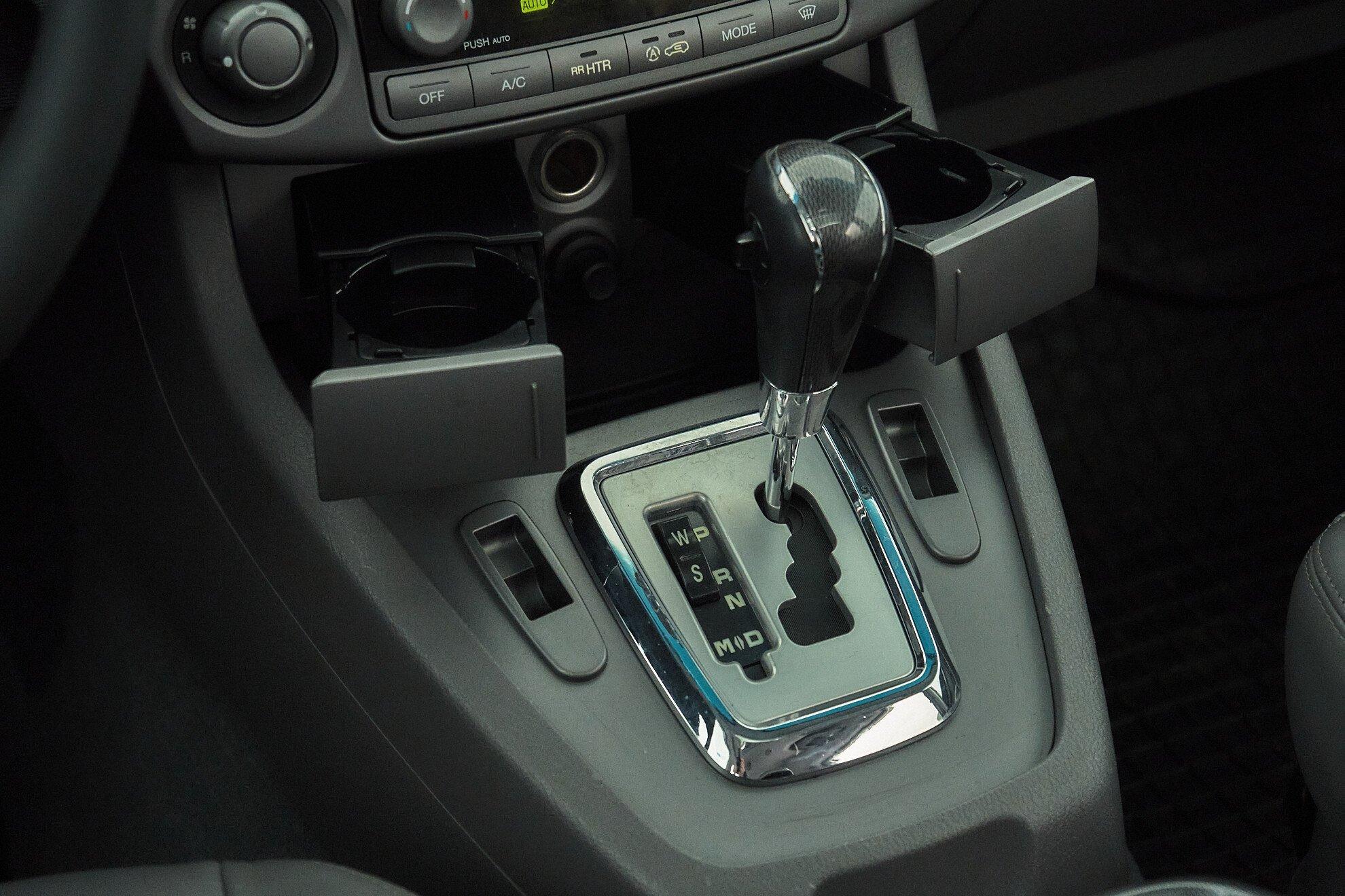 SsangYong Stavic 2013, белый