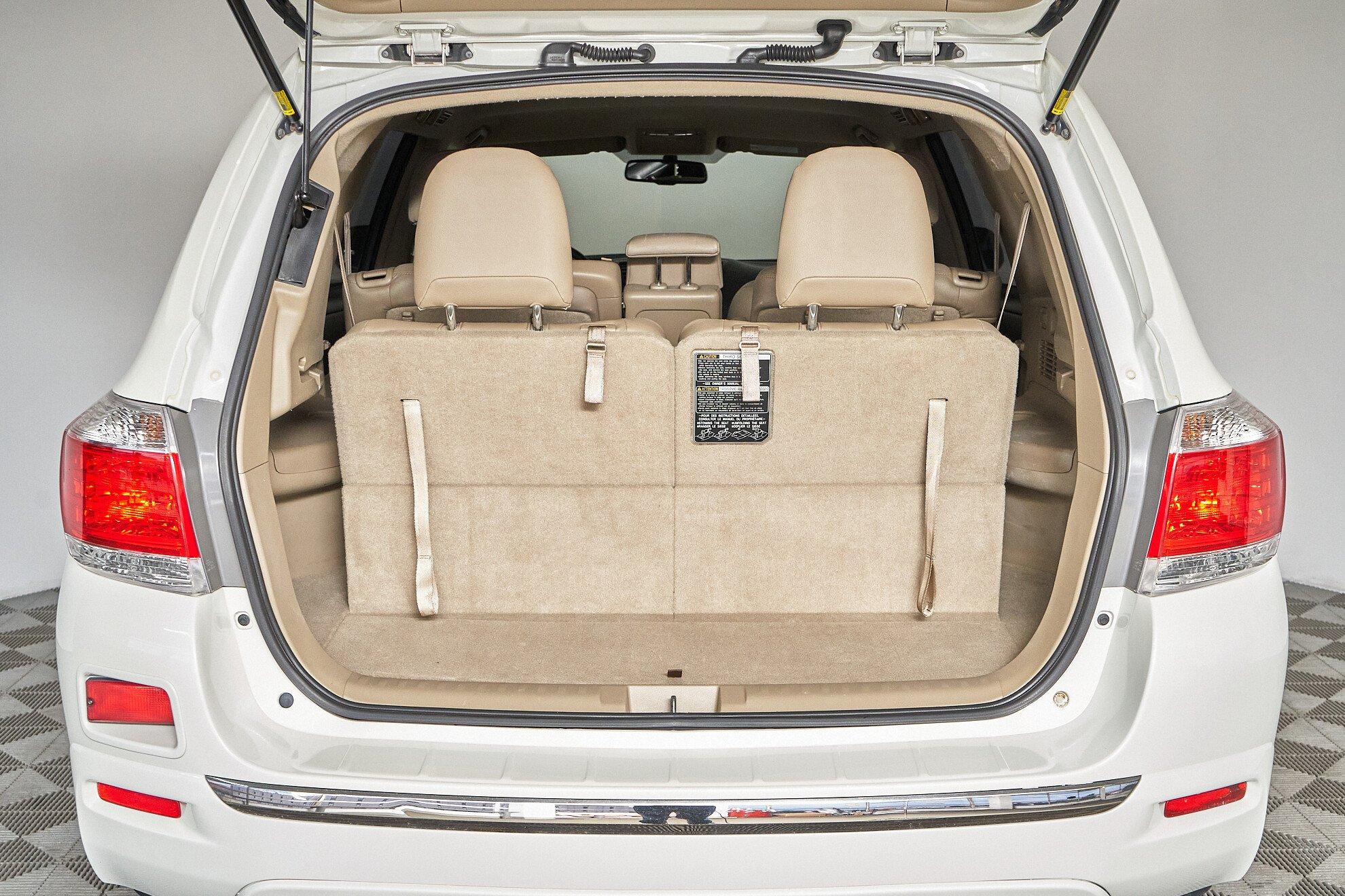 Toyota Highlander 2012, белый