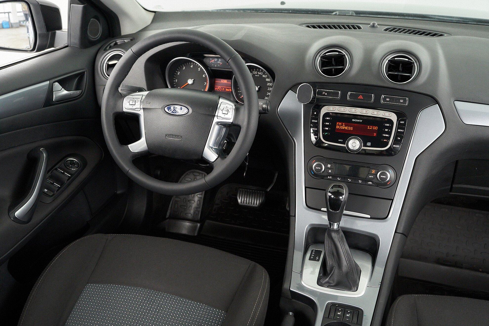Ford Mondeo 2011, черный