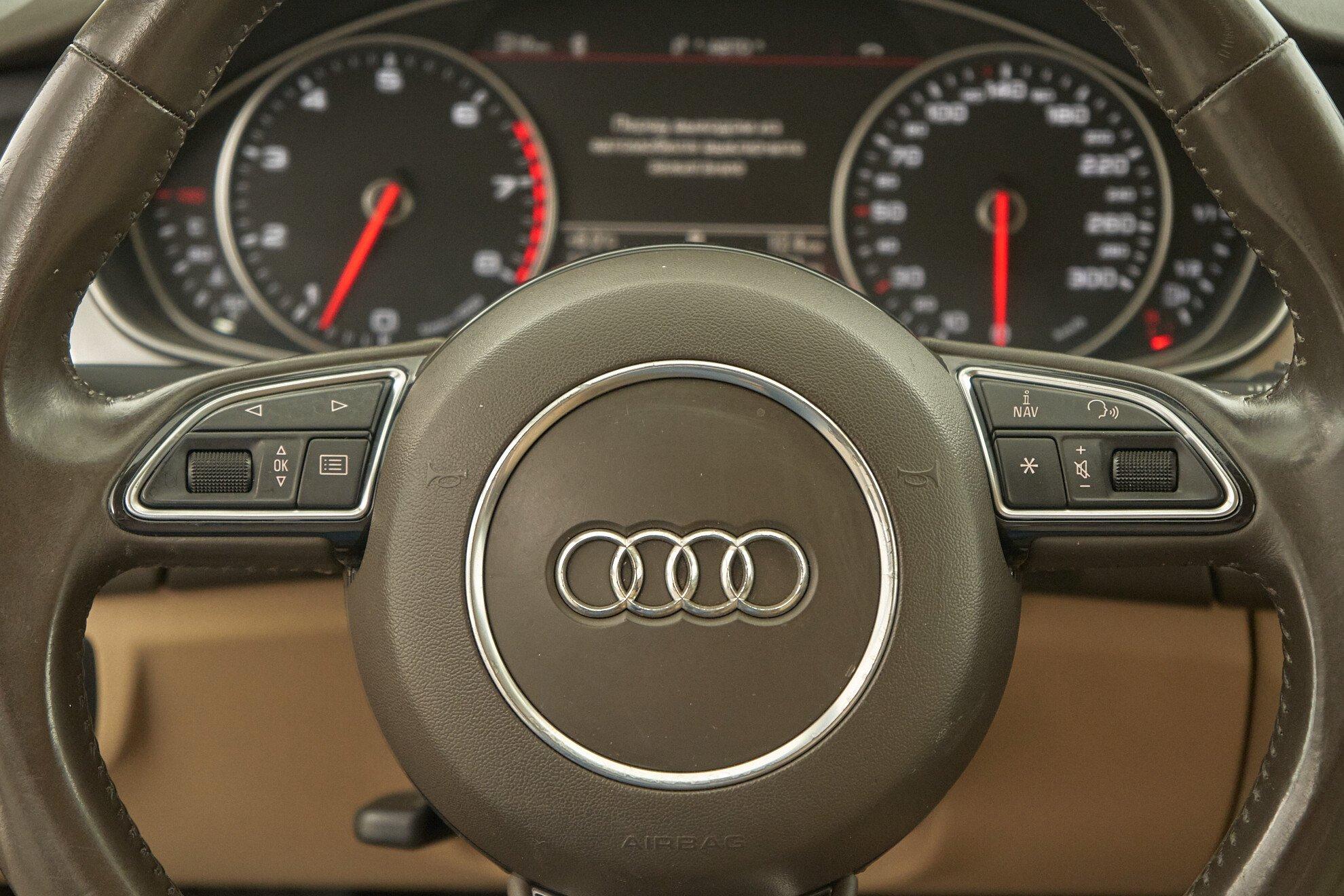 Audi A6 2012, черный