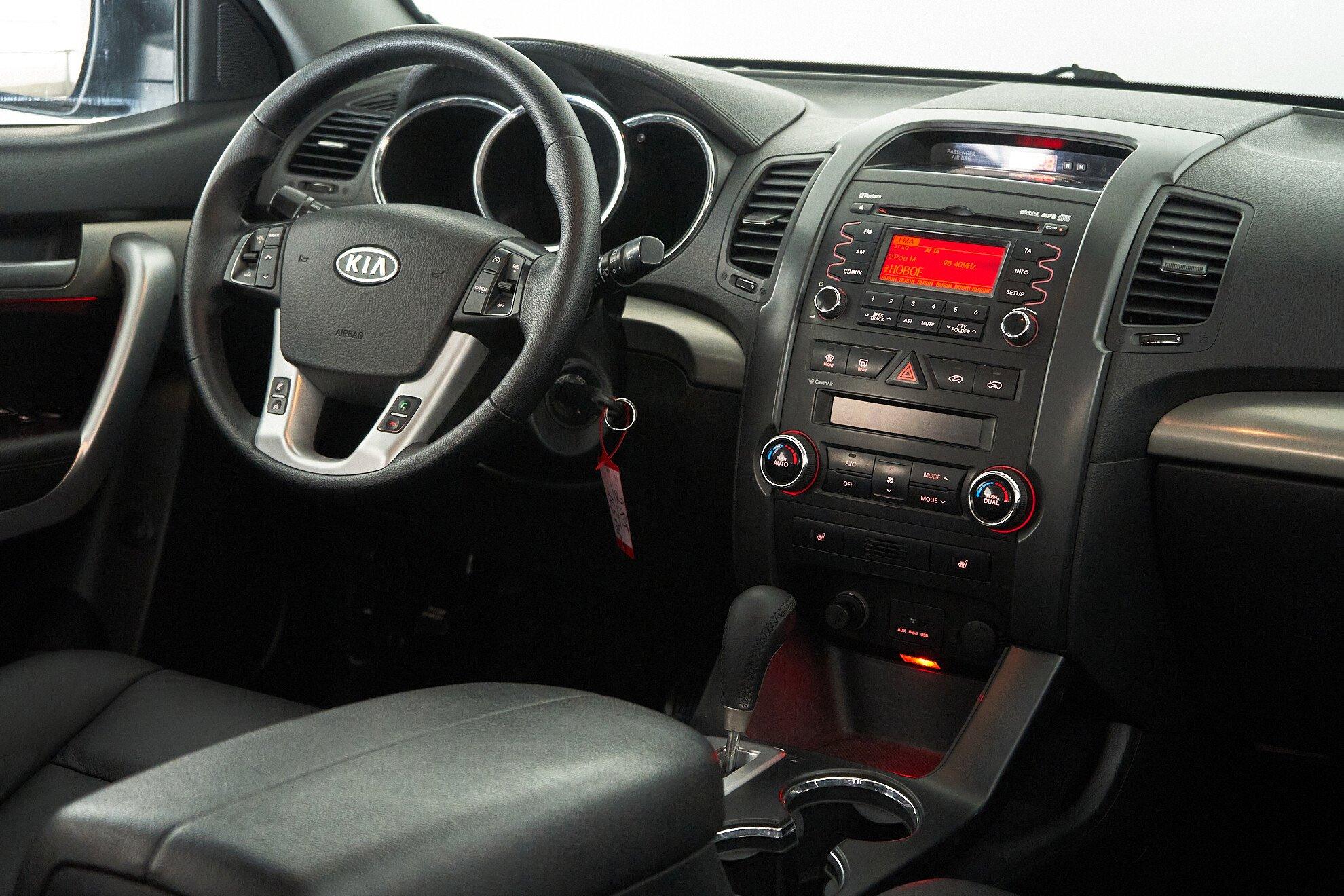 Kia Sorento 2011, серый