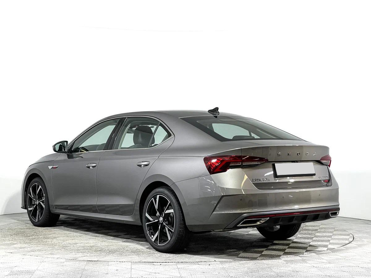 Skoda Octavia 2024, серый