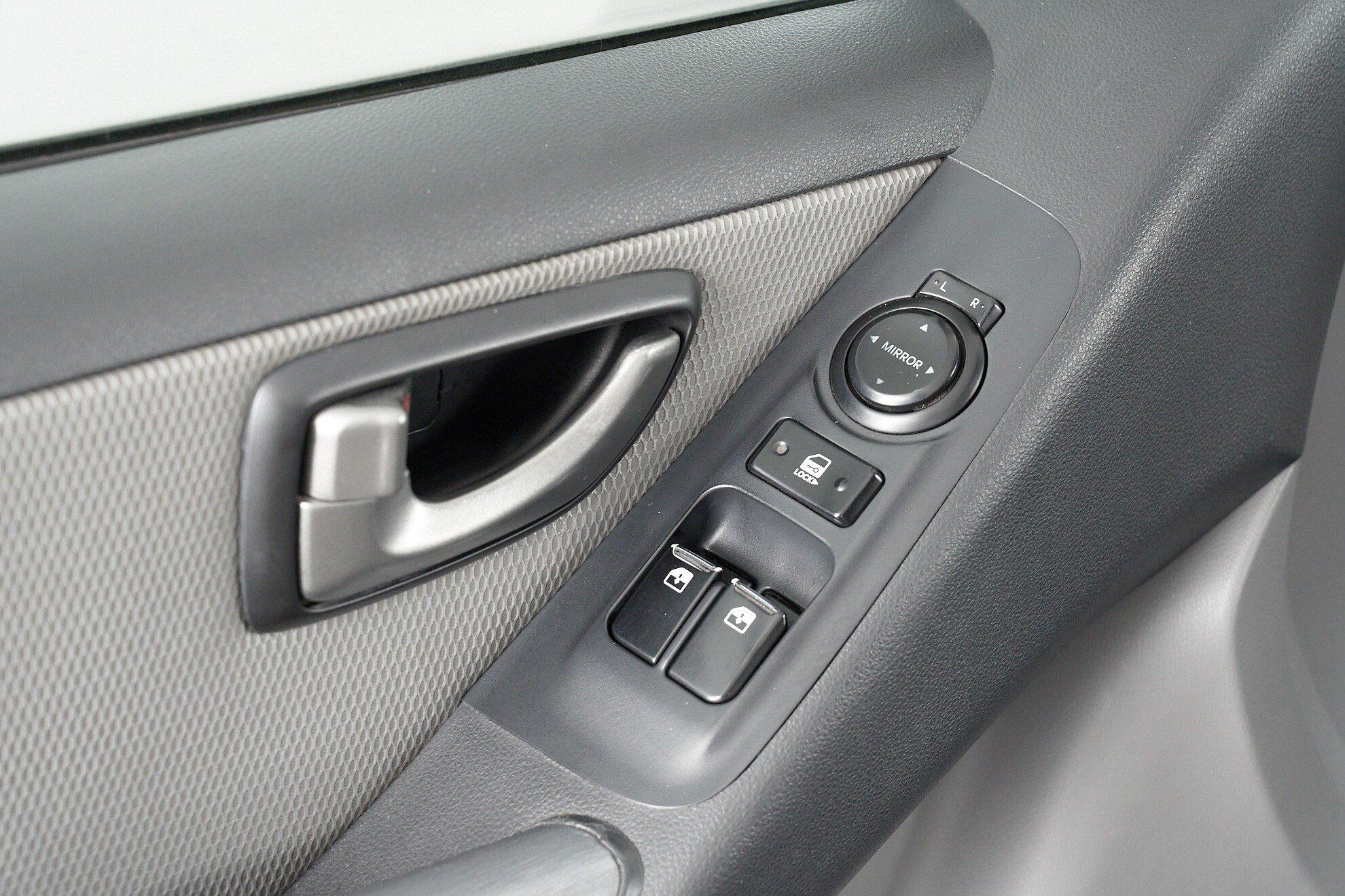 Hyundai Grand Starex 2011, серый