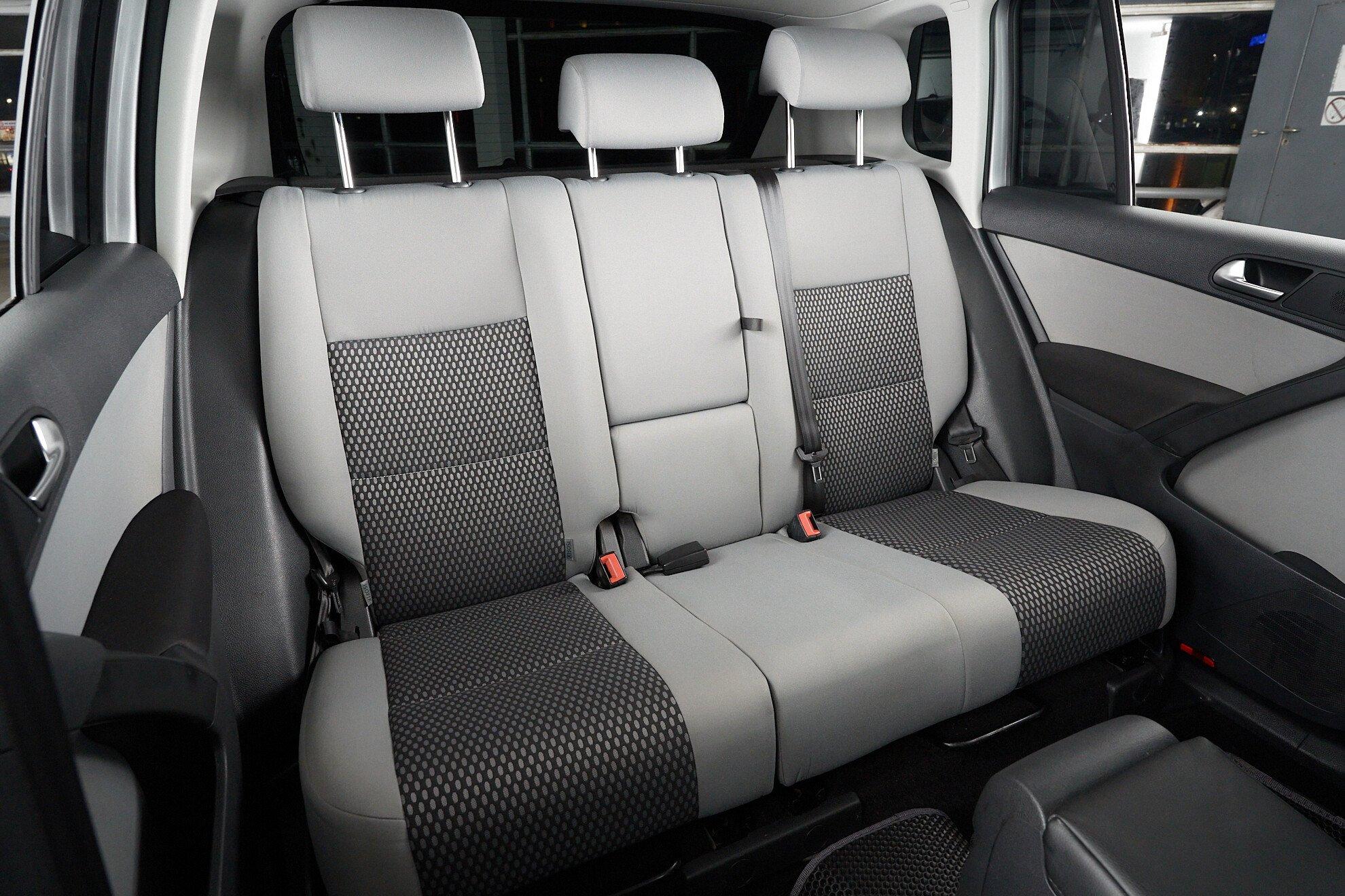 Volkswagen Tiguan 2011, серебряный