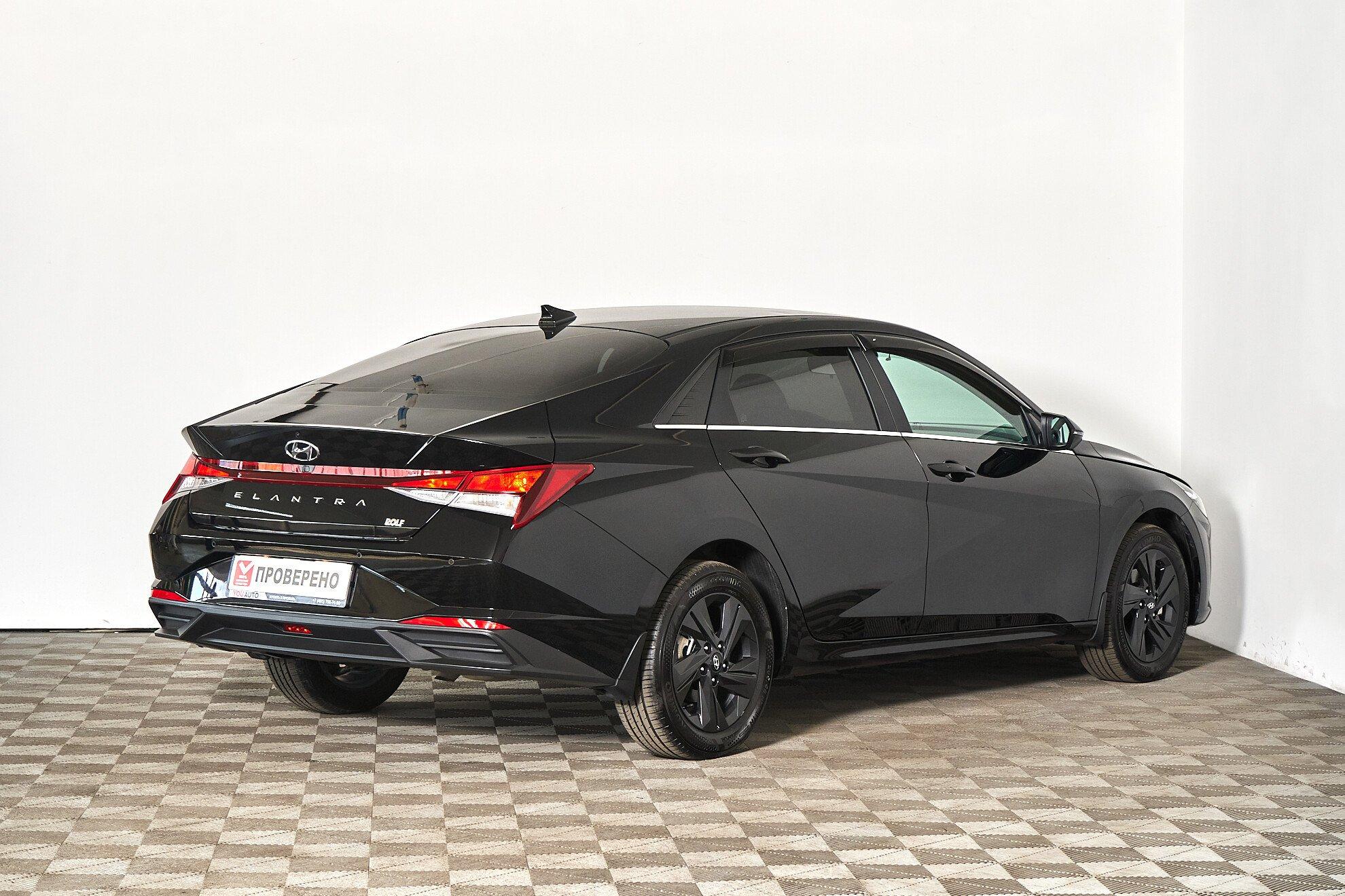 Hyundai Elantra 2022, черный