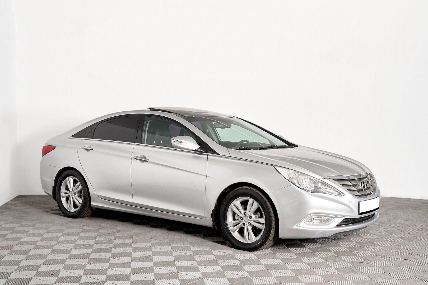 Hyundai Sonata 2011, серебряный