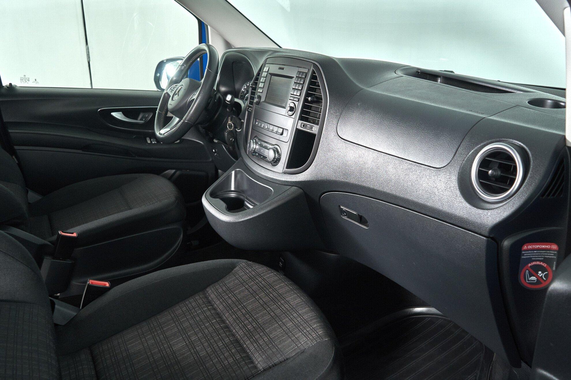 Mercedes-Benz Vito 2018, синий