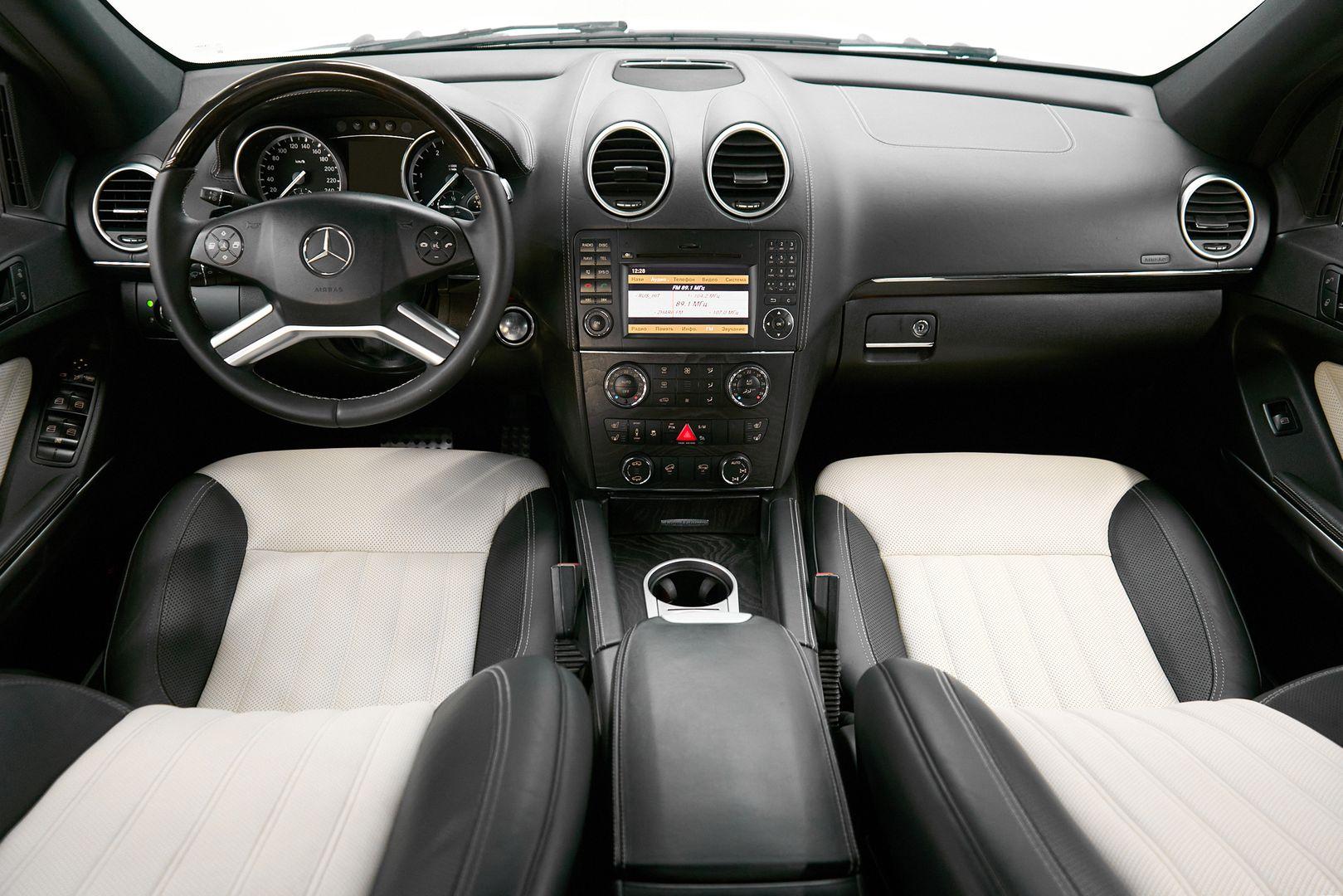 Mercedes-Benz GL-Класс 2012, белый