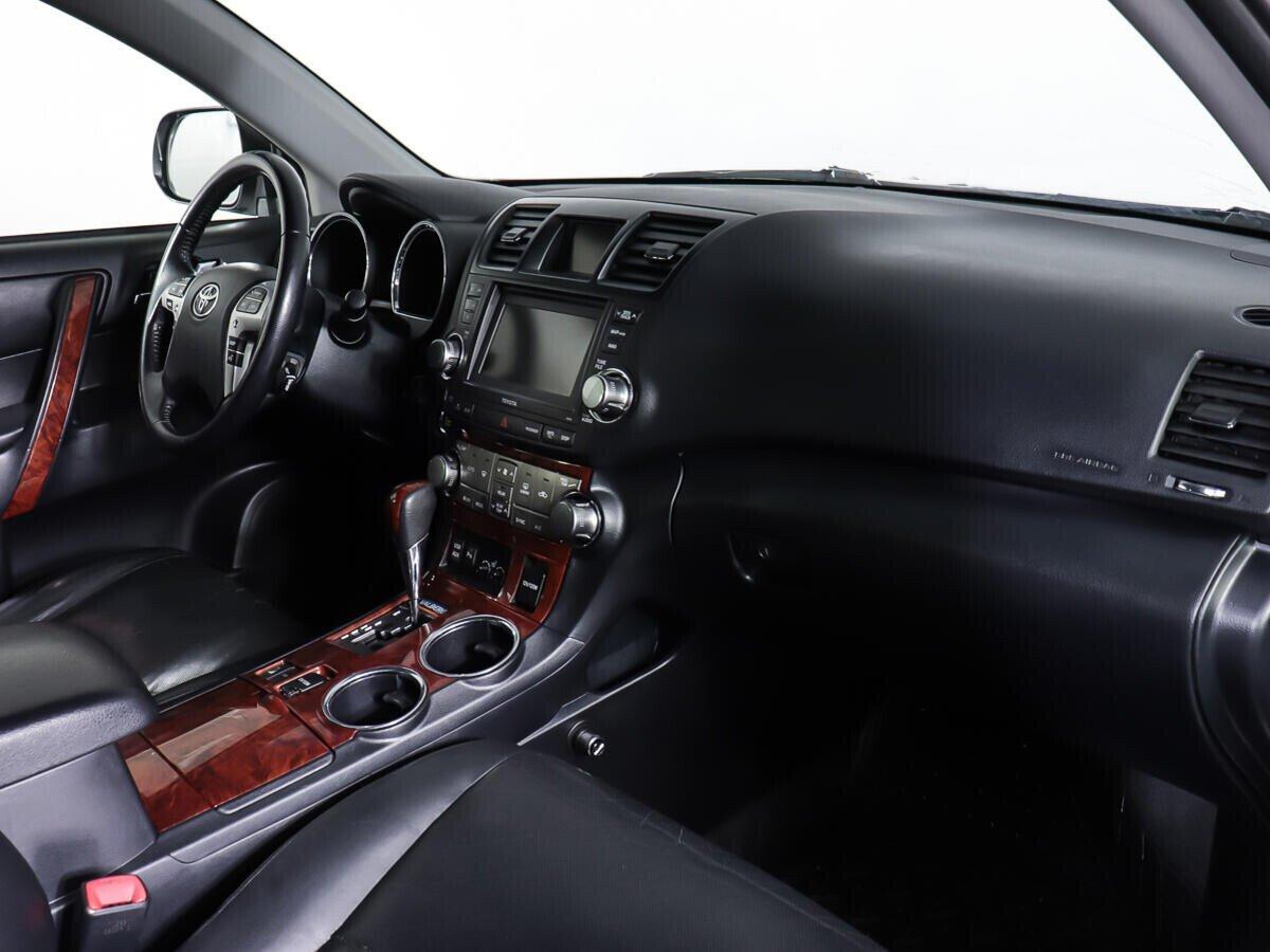 Toyota Highlander 2012, белый