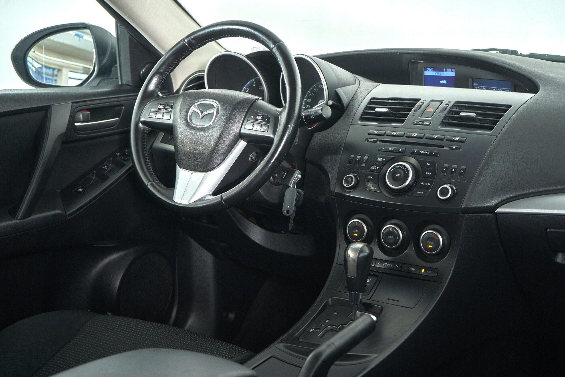 Mazda 3 2013, белый
