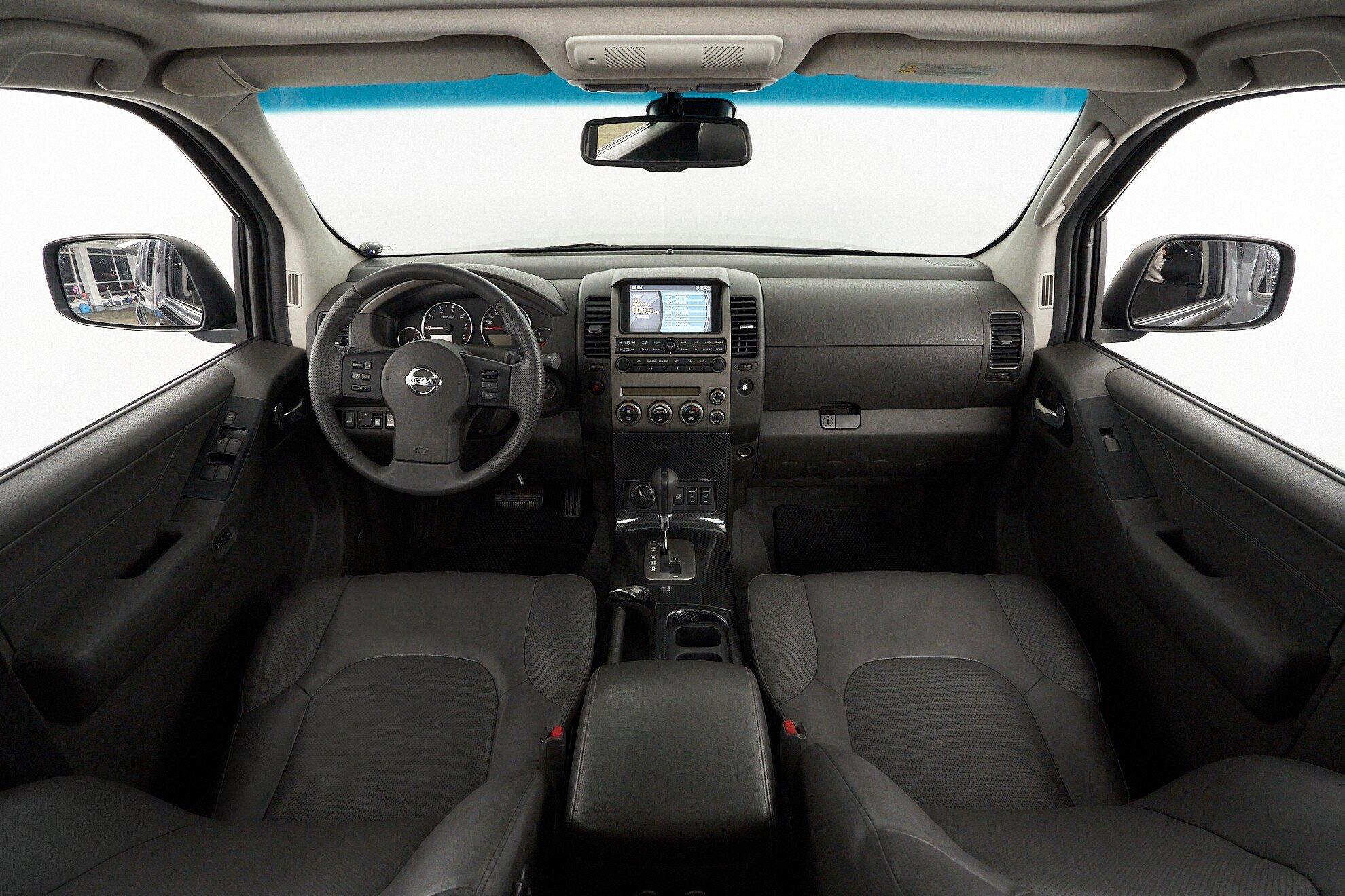 Nissan Pathfinder 2008, черный