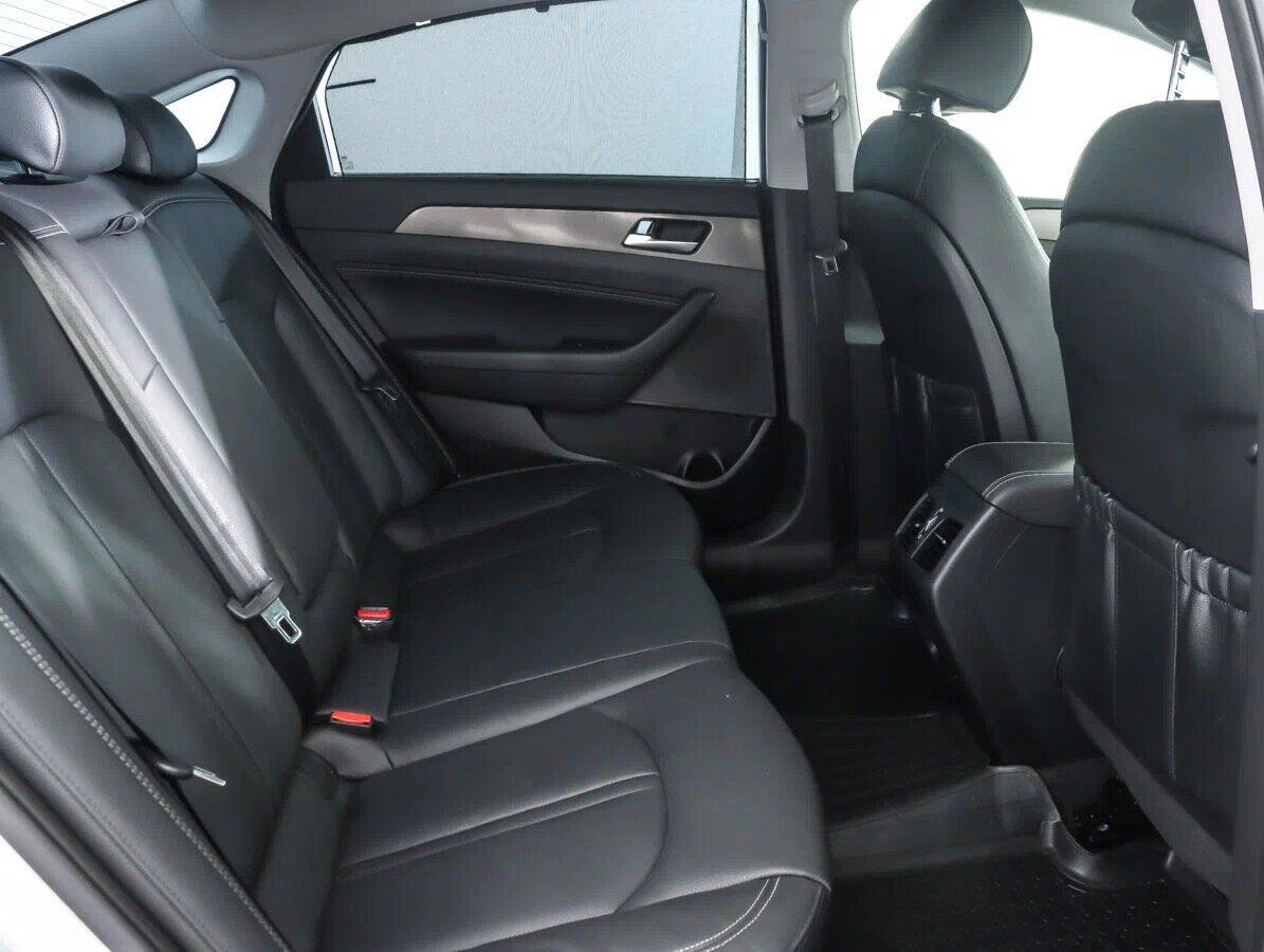 Hyundai Sonata 2018, серебряный