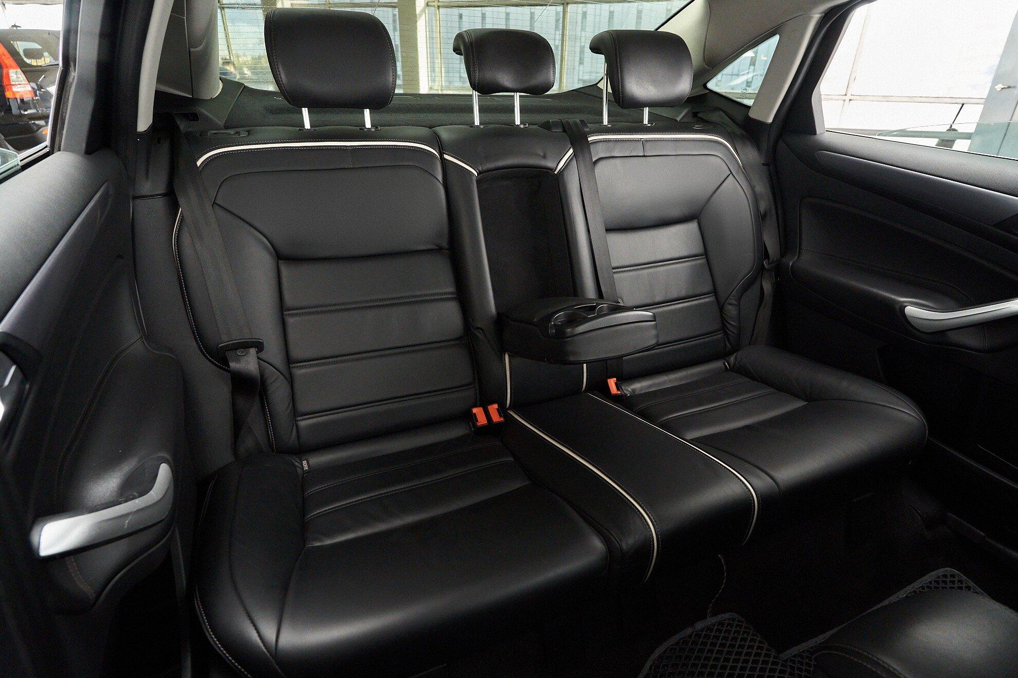 Ford Mondeo 2012, черный