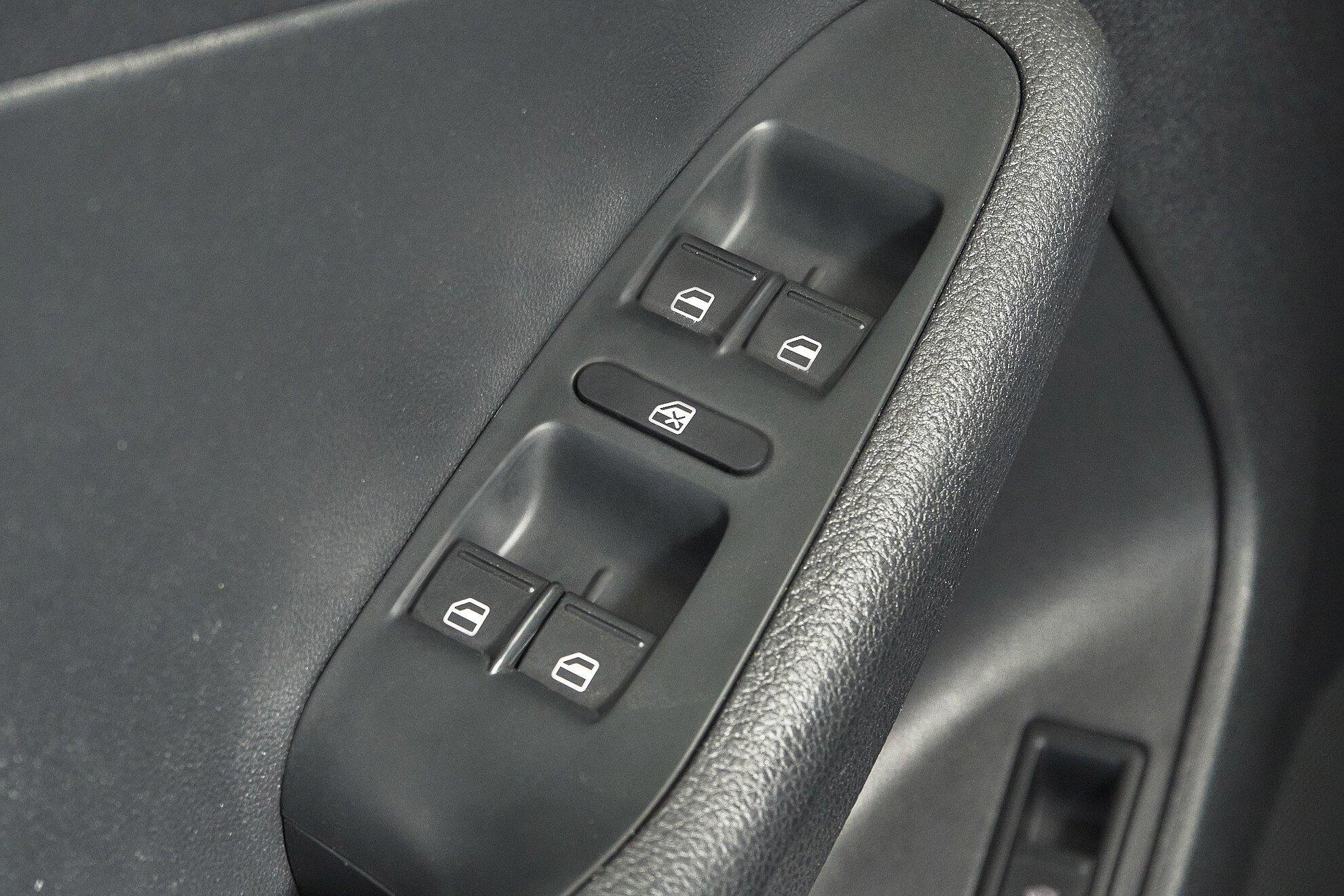 Volkswagen Jetta 2014, белый