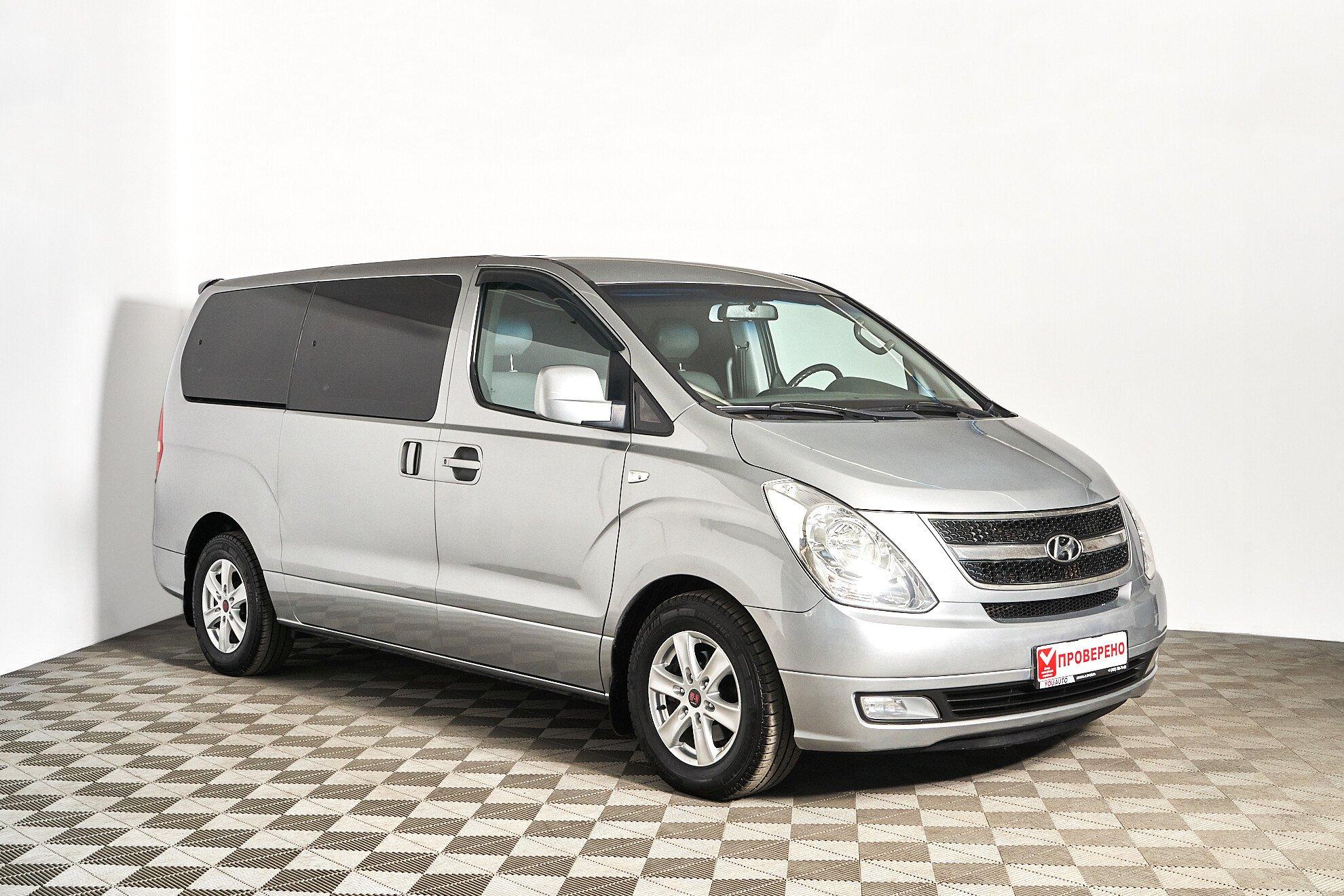 Hyundai Grand Starex 2010, серебряный