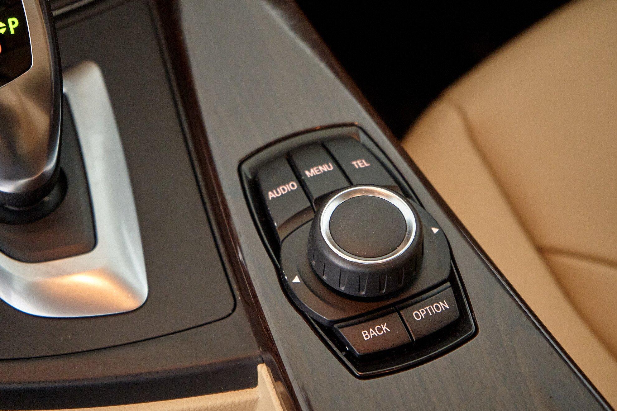 BMW 3 серии 2012, черный