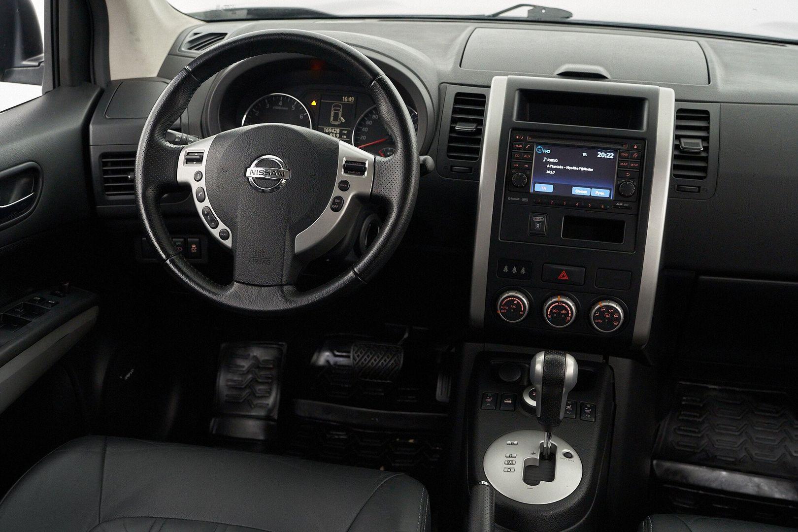 Nissan X-Trail 2013, черный