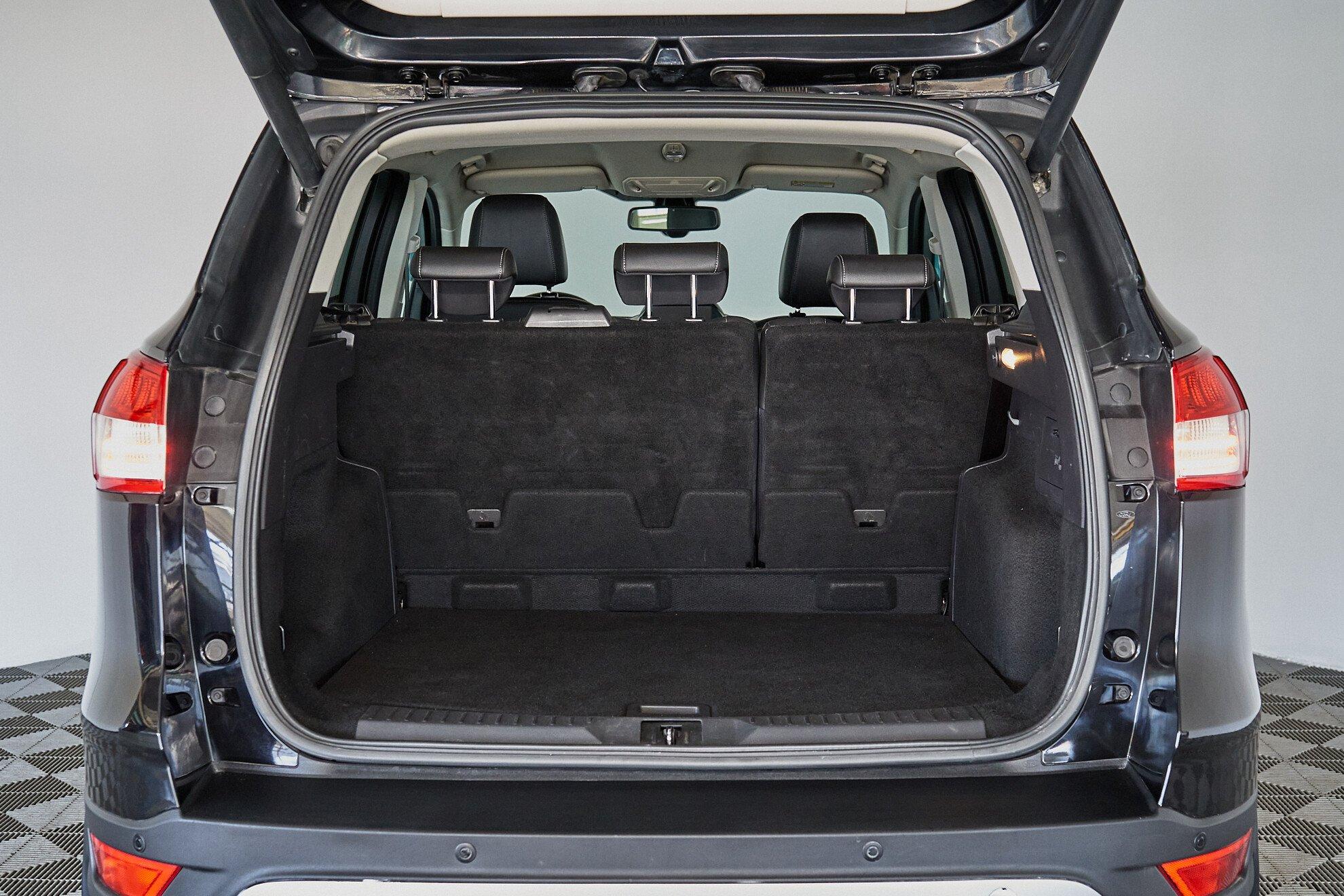 Ford Kuga 2013, черный