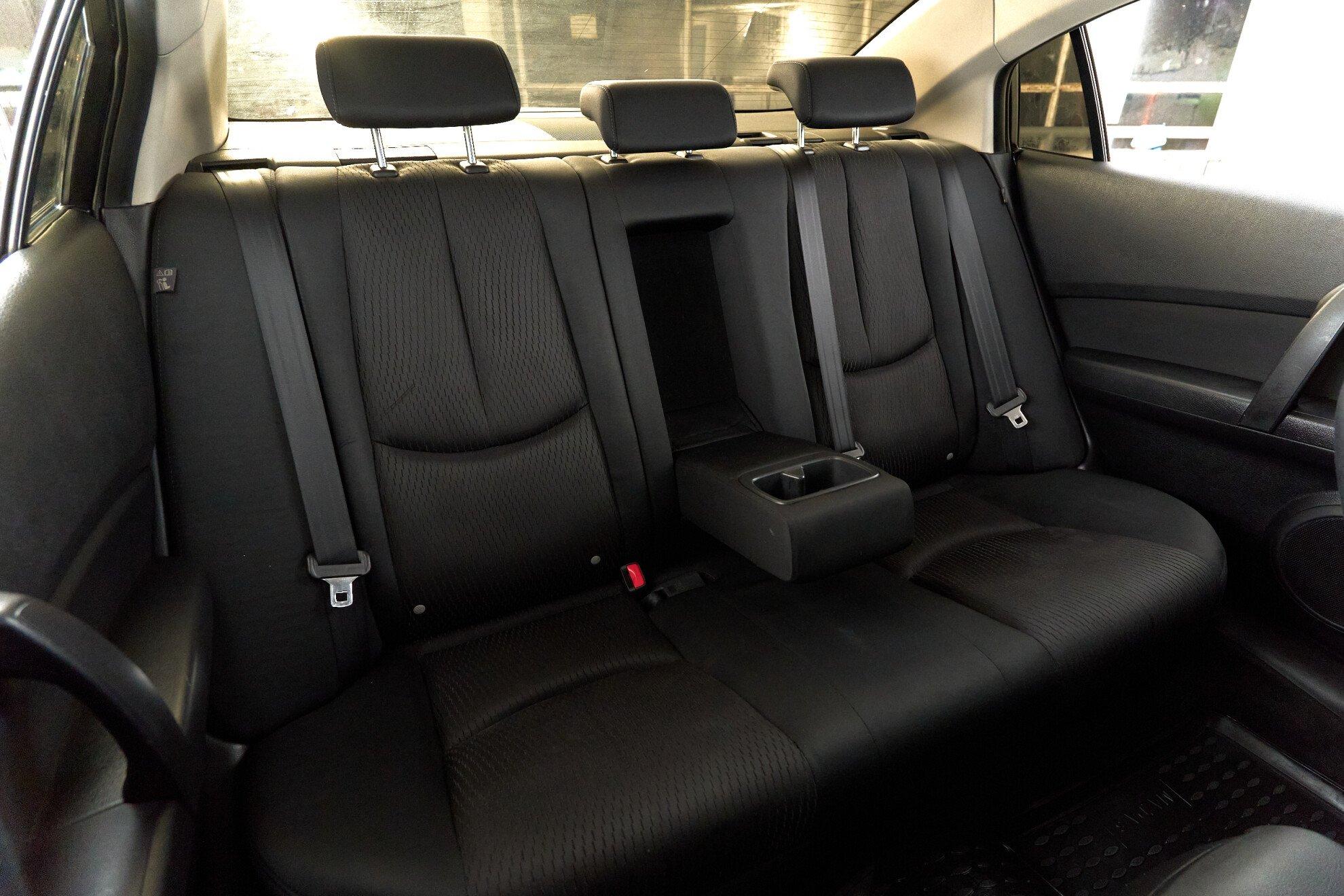 Mazda 6 2011, белый