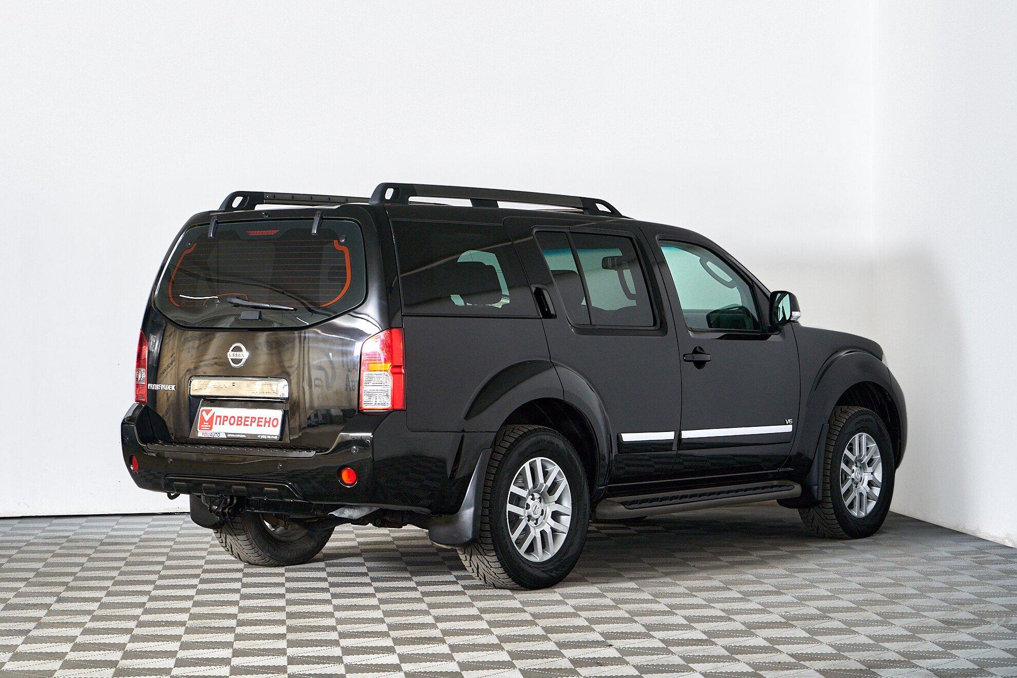 Nissan Pathfinder 2012, черный