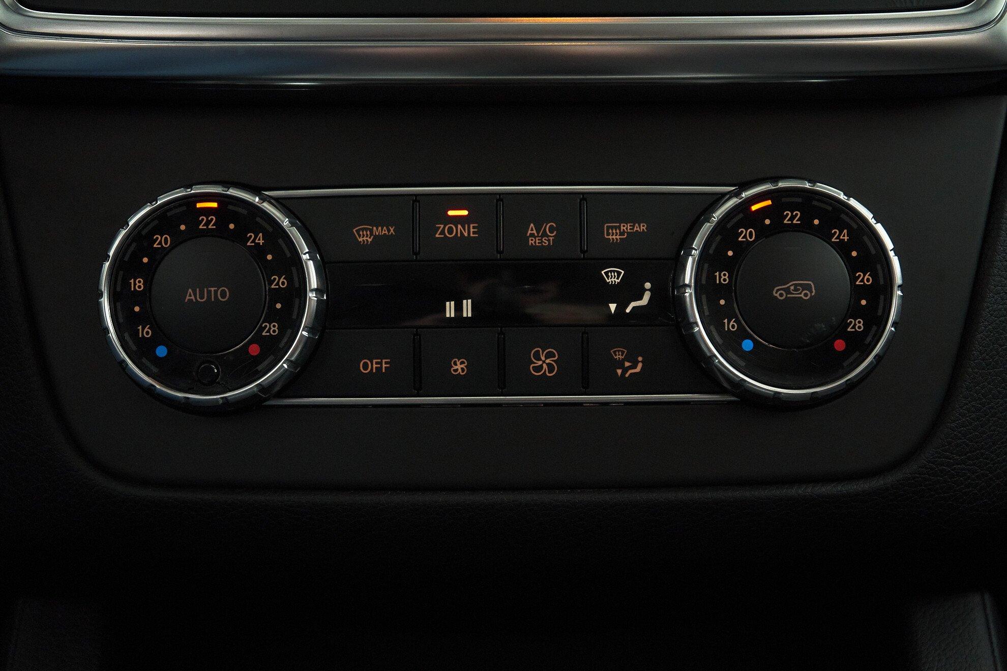 Mercedes-Benz GL-Класс 2015, коричневый